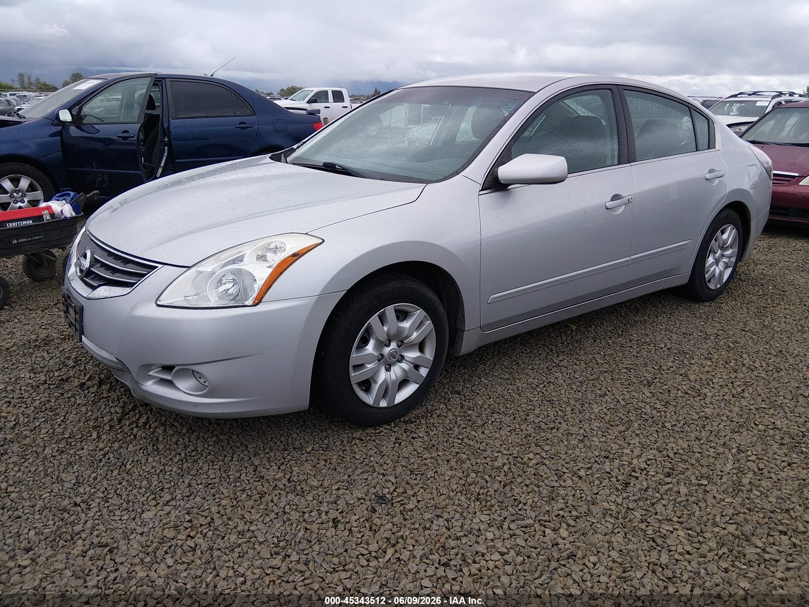 2011 Nissan Altima 2.5 S Silver vin: 1N4AL2AP2BC137869