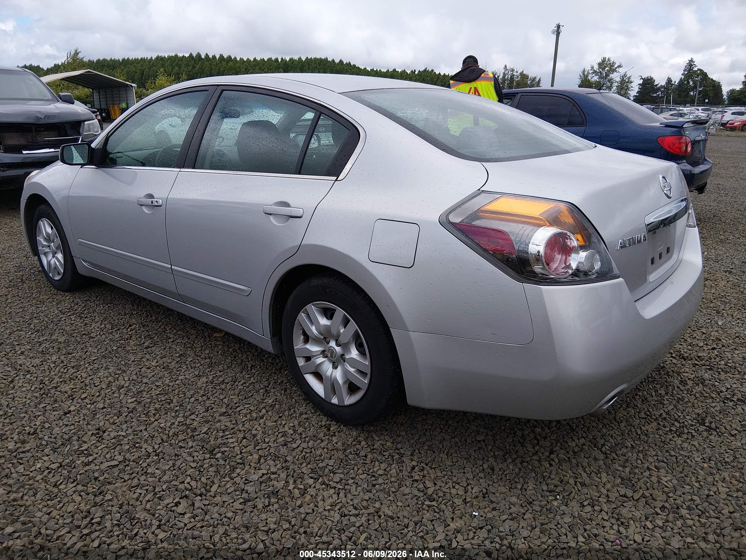 2011 Nissan Altima 2.5 S Silver vin: 1N4AL2AP2BC137869