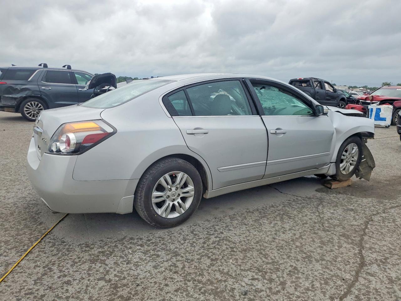 2011 Nissan Altima 2.5 Silver vin: 1N4AL2AP2BN469122