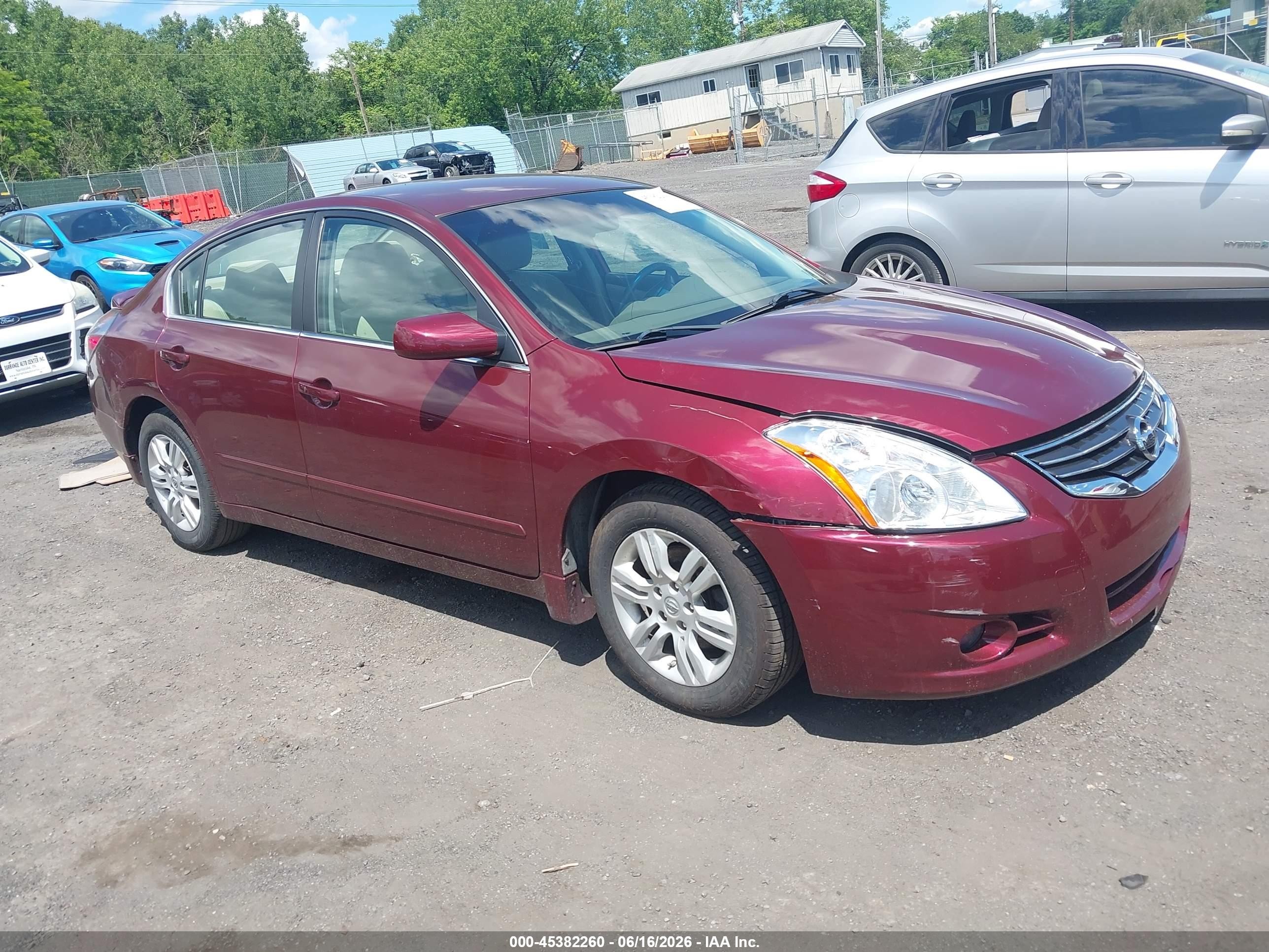 2011 Nissan Altima 2.5 S Red vin: 1N4AL2AP2BN510512