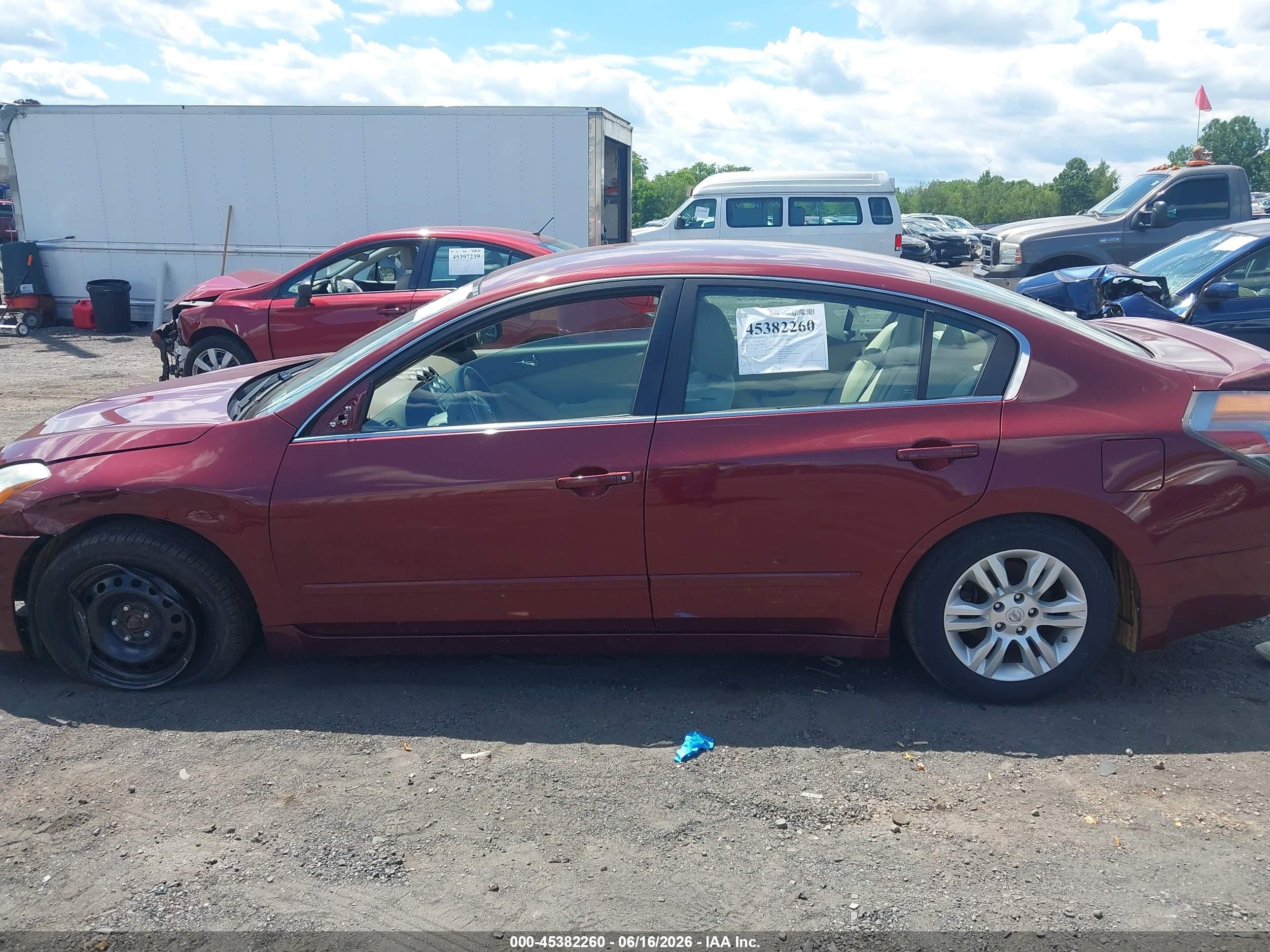 2011 Nissan Altima 2.5 S Red vin: 1N4AL2AP2BN510512