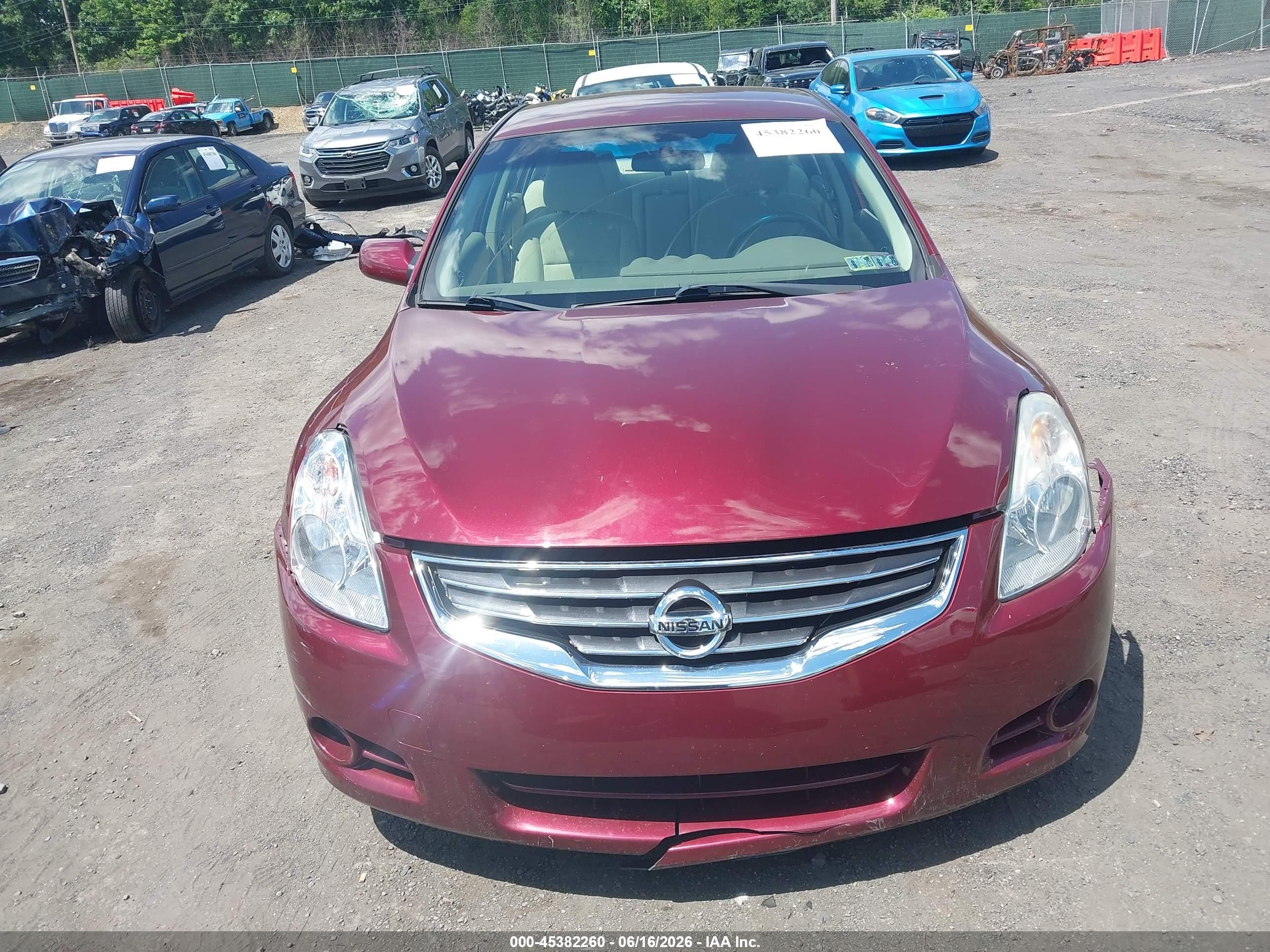 2011 Nissan Altima 2.5 S Red vin: 1N4AL2AP2BN510512