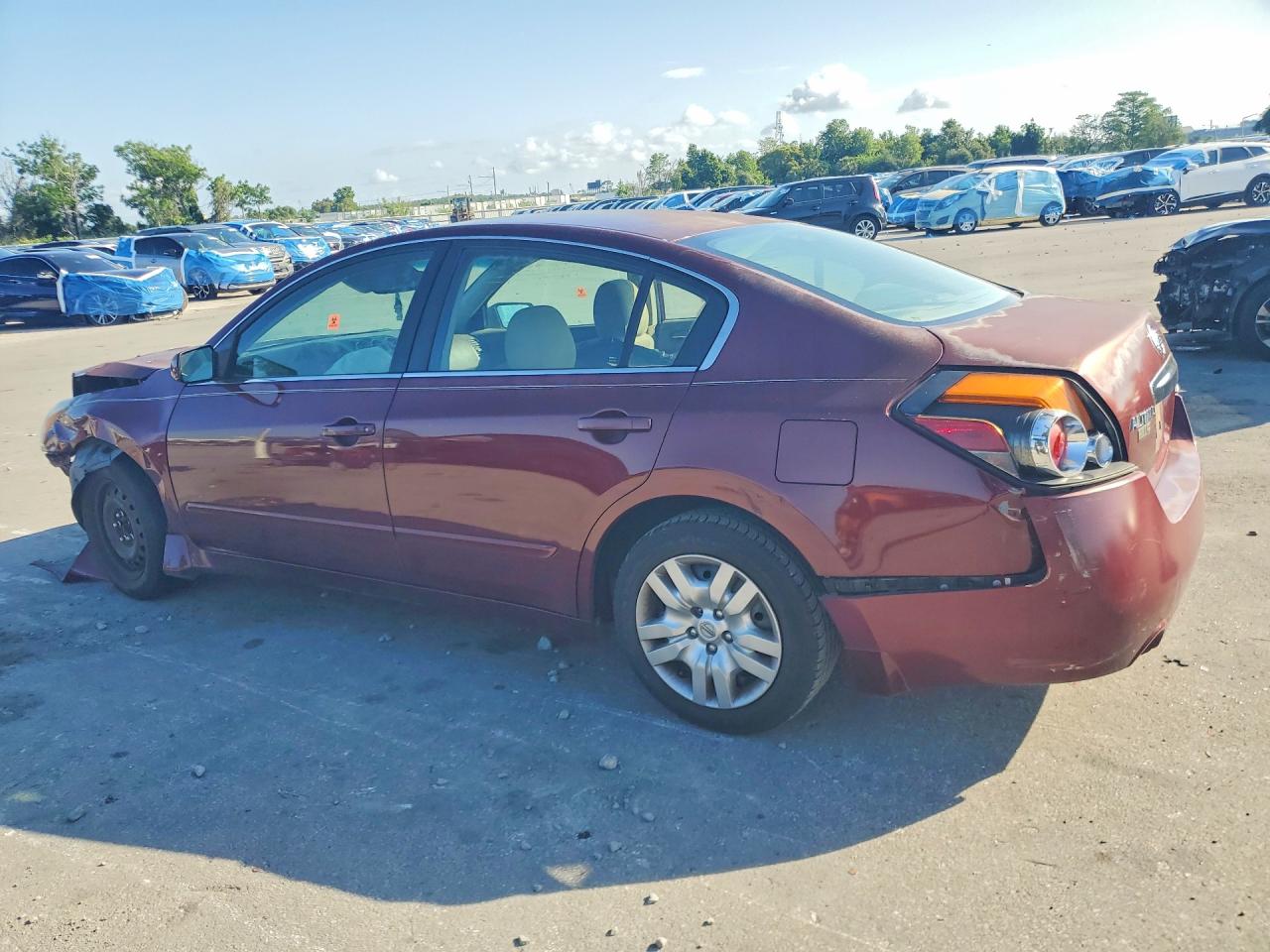 2012 Nissan Altima 2.5 Red vin: 1N4AL2AP2CC138554