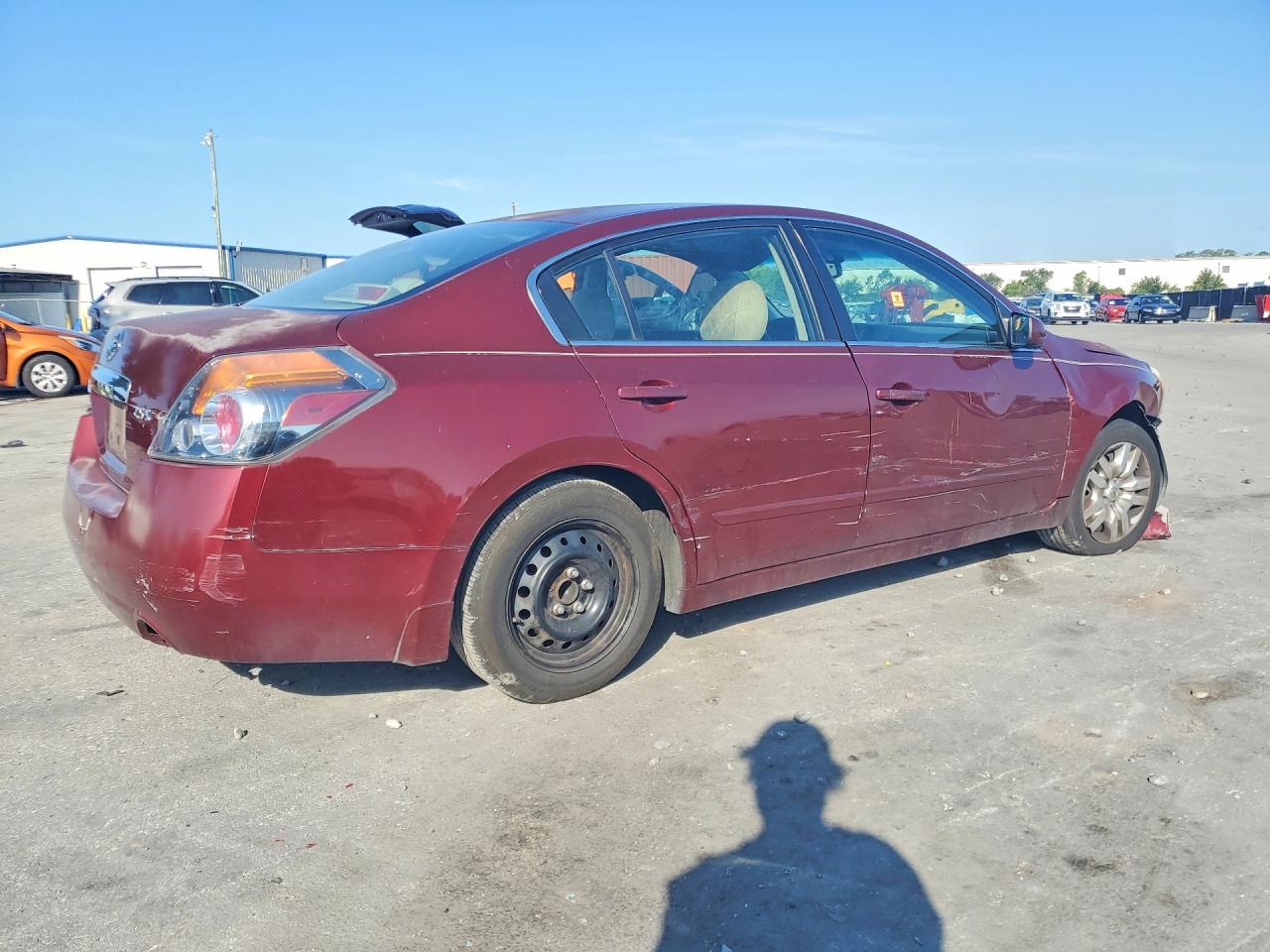 2012 Nissan Altima 2.5 Red vin: 1N4AL2AP2CC138554