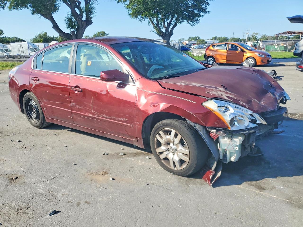 2012 Nissan Altima 2.5 Red vin: 1N4AL2AP2CC138554