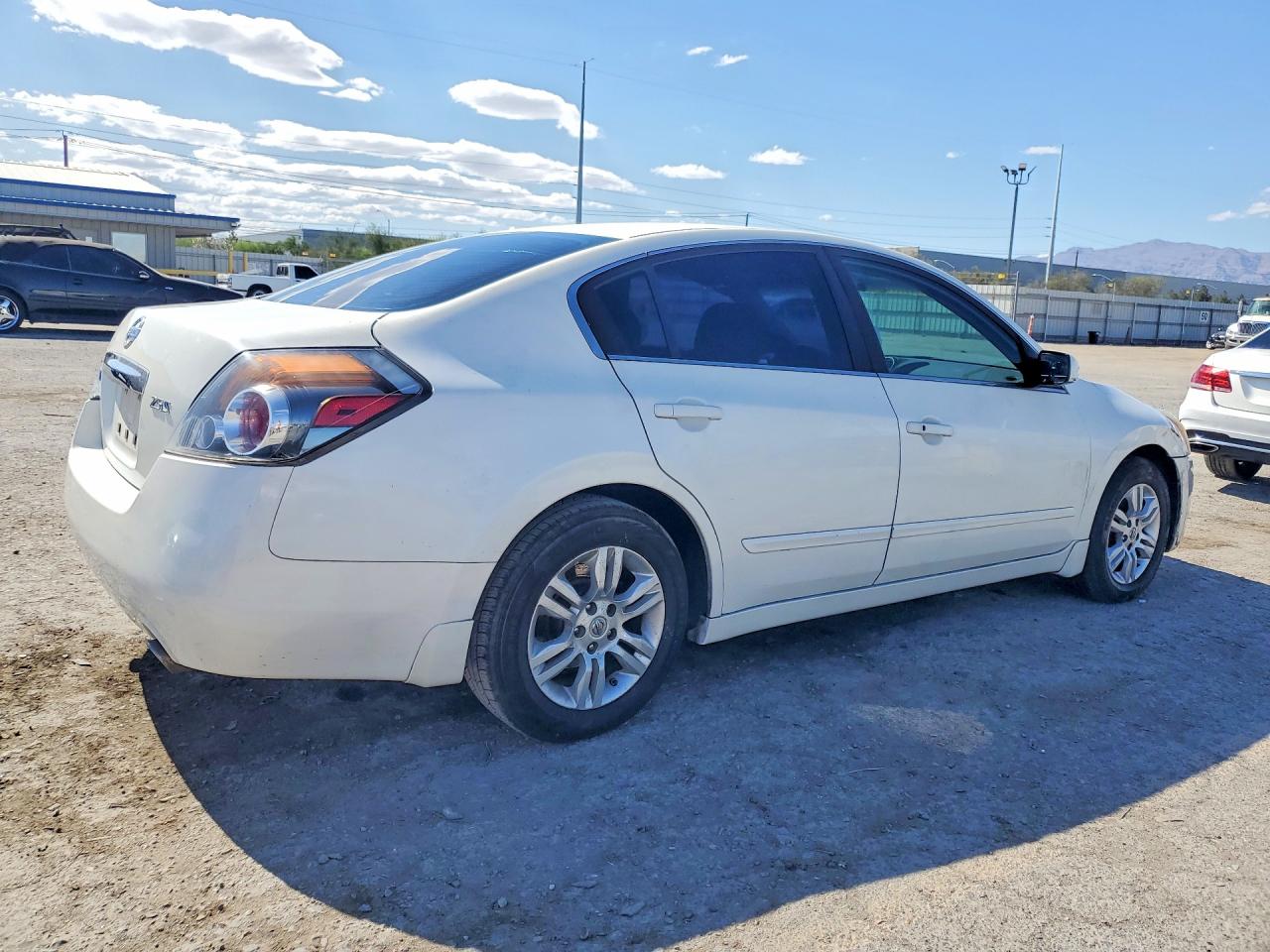 2012 Nissan Altima Белый vin: 1N4AL2AP2CN411979