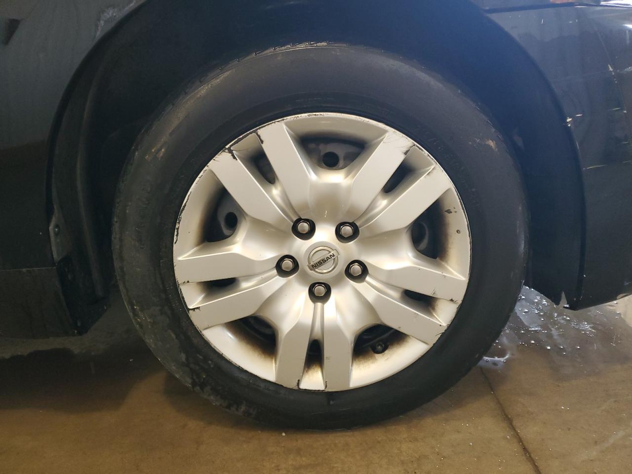 2012 Nissan Altima 2.5 Black vin: 1N4AL2AP2CN493373 Damage: Left Front Tire, Worn, Replacement Required