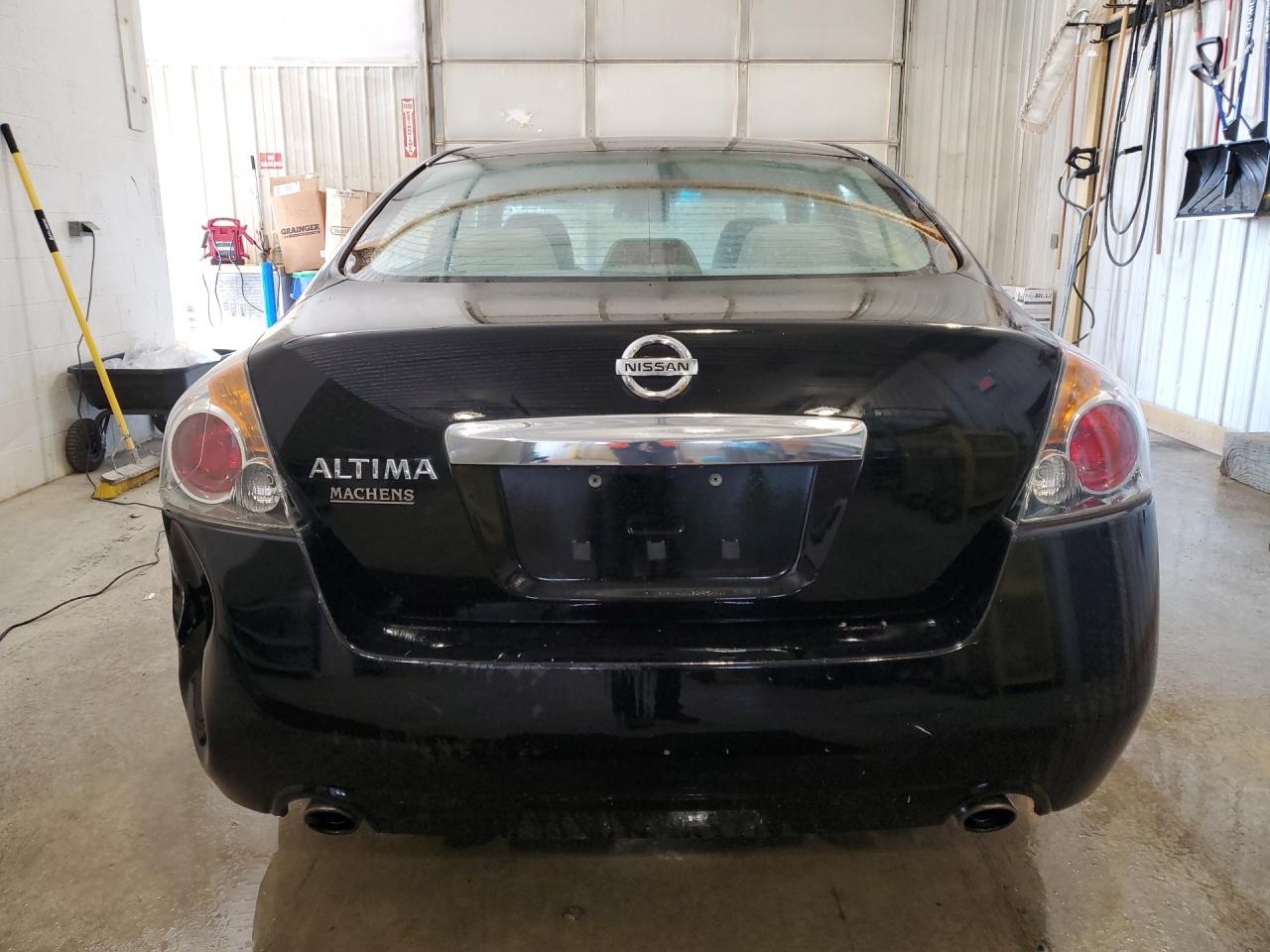 2012 Nissan Altima 2.5 Black vin: 1N4AL2AP2CN493373 Damage: Rear Bumper, Severe Damage, Replacement Required