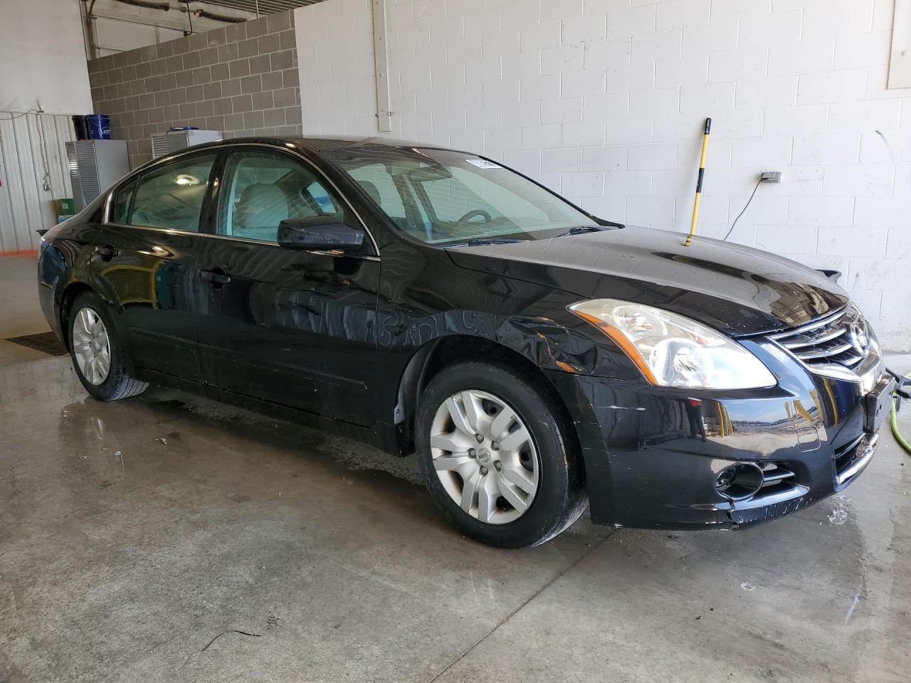 2012 Nissan Altima 2.5 Black vin: 1N4AL2AP2CN493373 Damage: Right Front Door, Dent(S) W/ Paint Dmg, 4 To 5 Inches