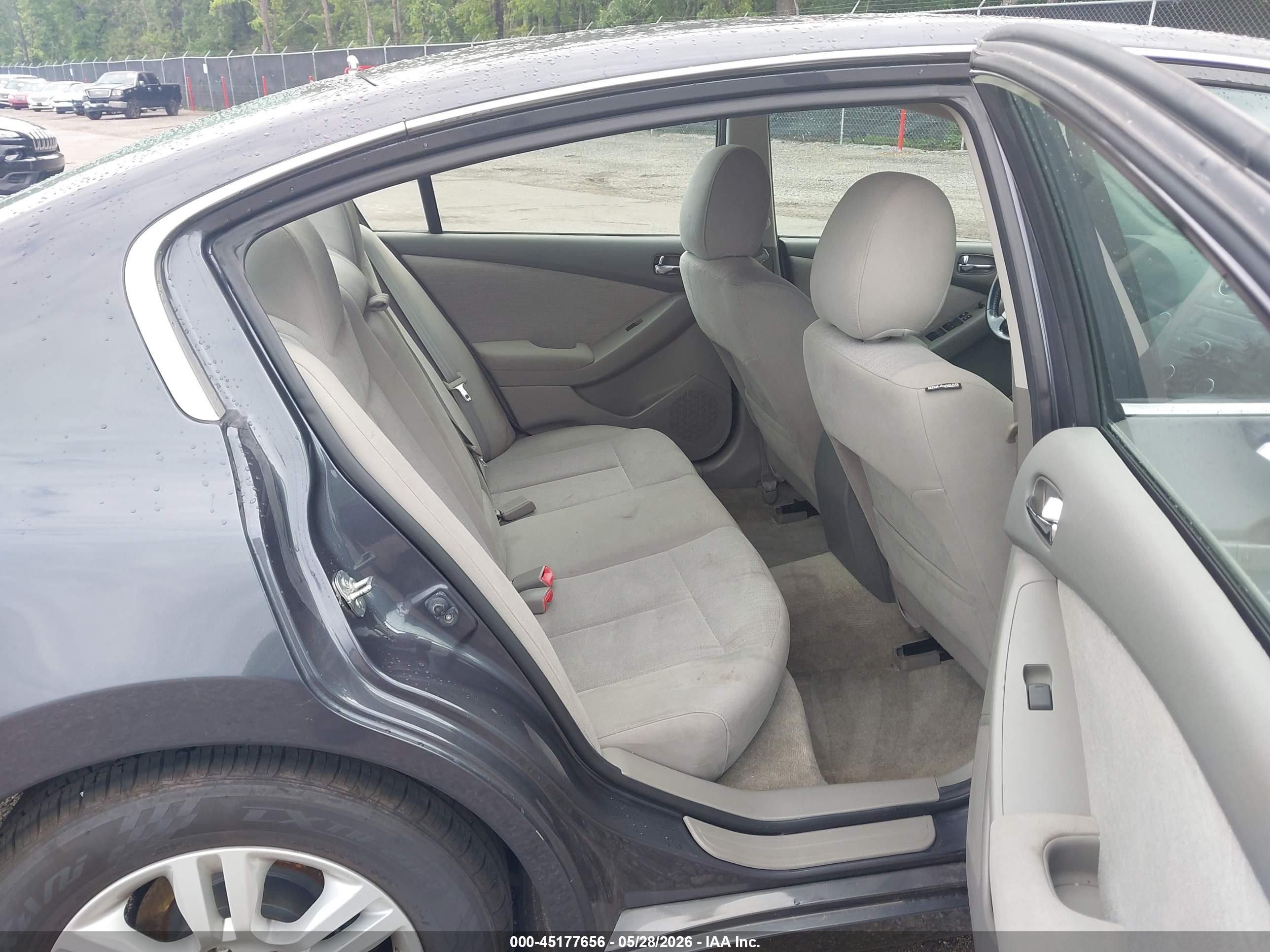 2012 Nissan Altima 2.5 S Серый vin: 1N4AL2AP2CN508678