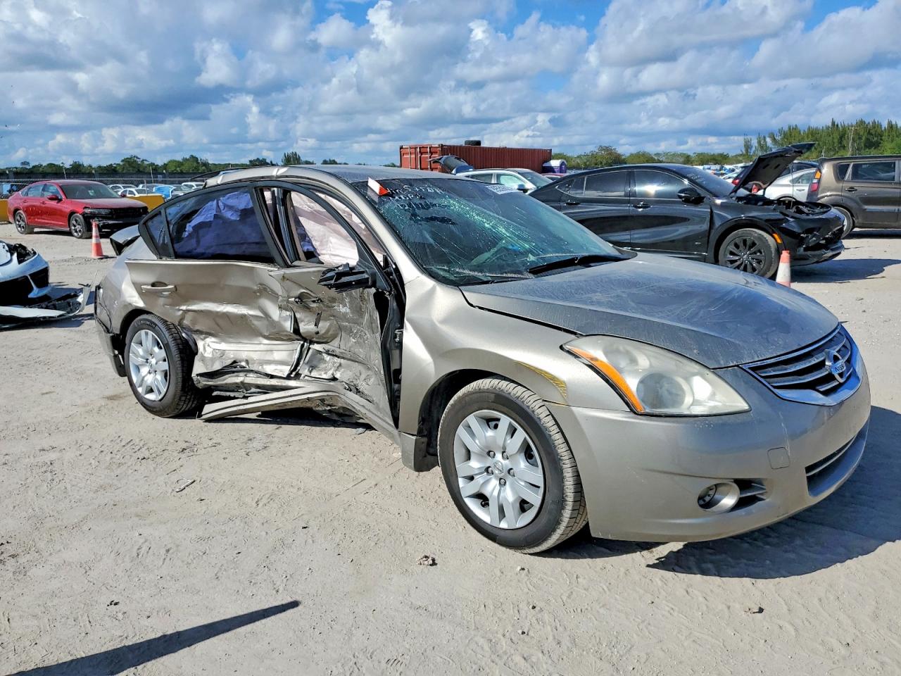 2012 Nissan Altima Base Beige vin: 1N4AL2AP2CN575071