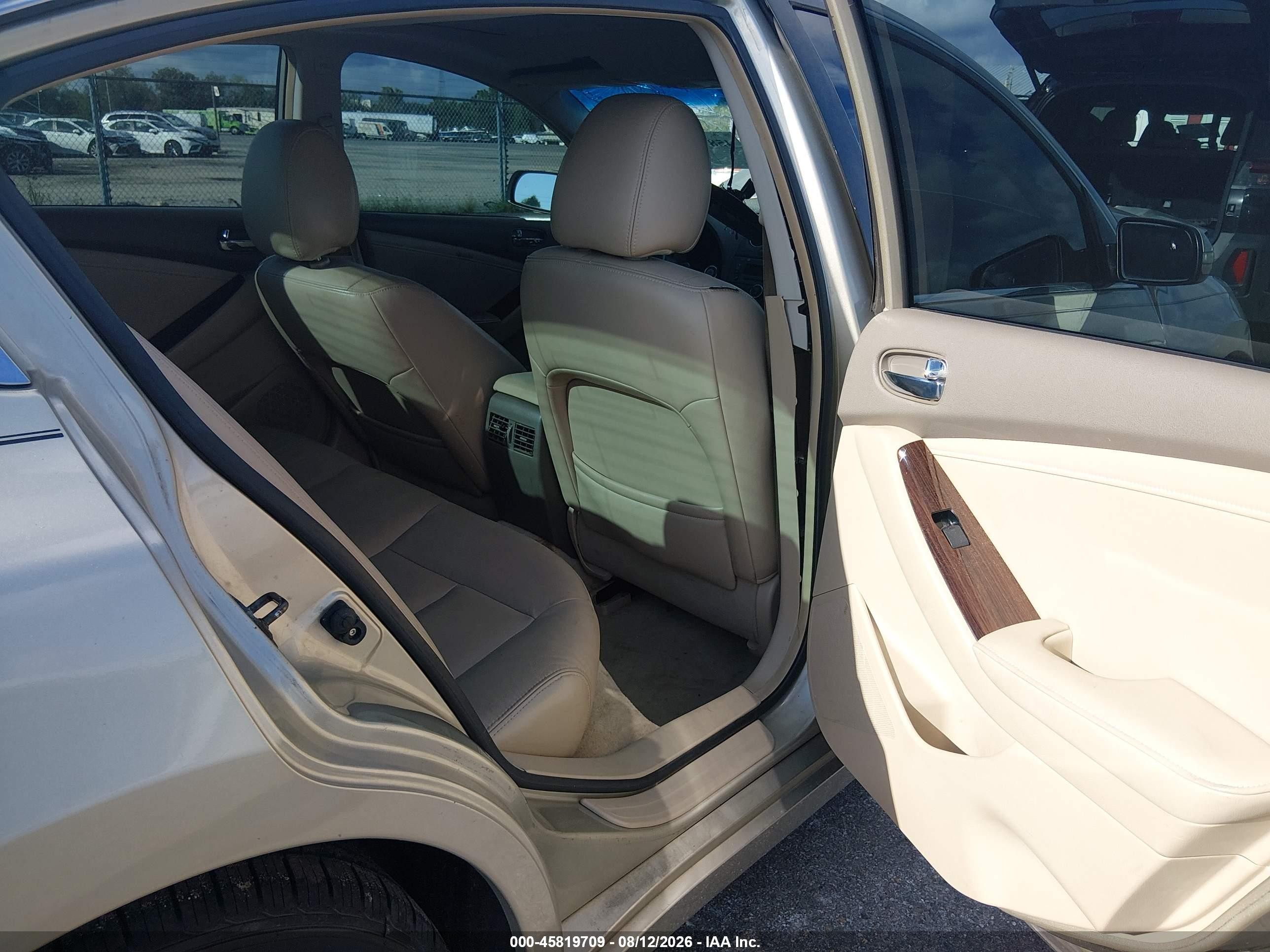 2010 Nissan Altima 2.5 S Gold vin: 1N4AL2AP3AC150984