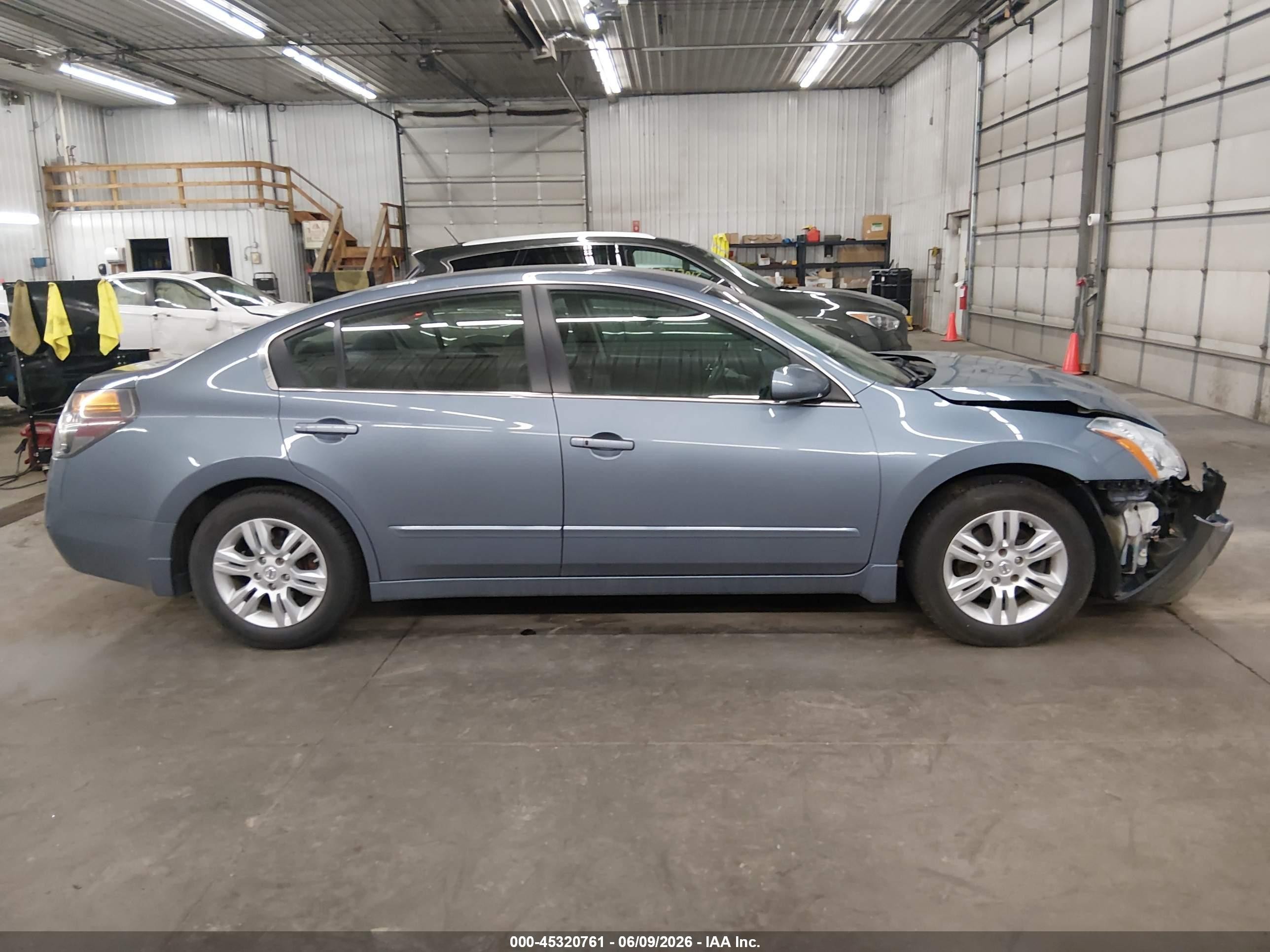 2010 Nissan Altima 2.5 S Light Blue vin: 1N4AL2AP3AN405668