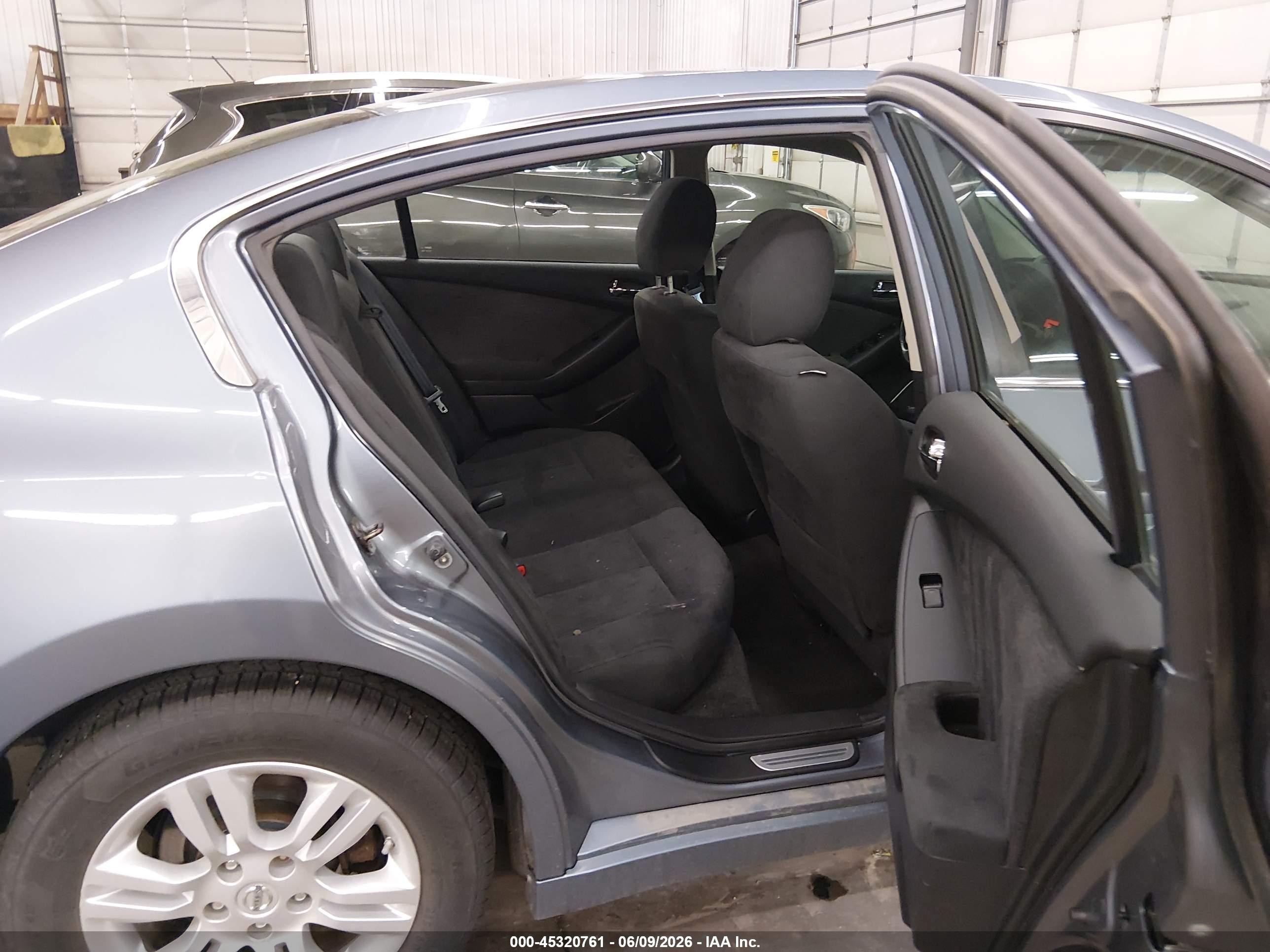 2010 Nissan Altima 2.5 S Light Blue vin: 1N4AL2AP3AN405668