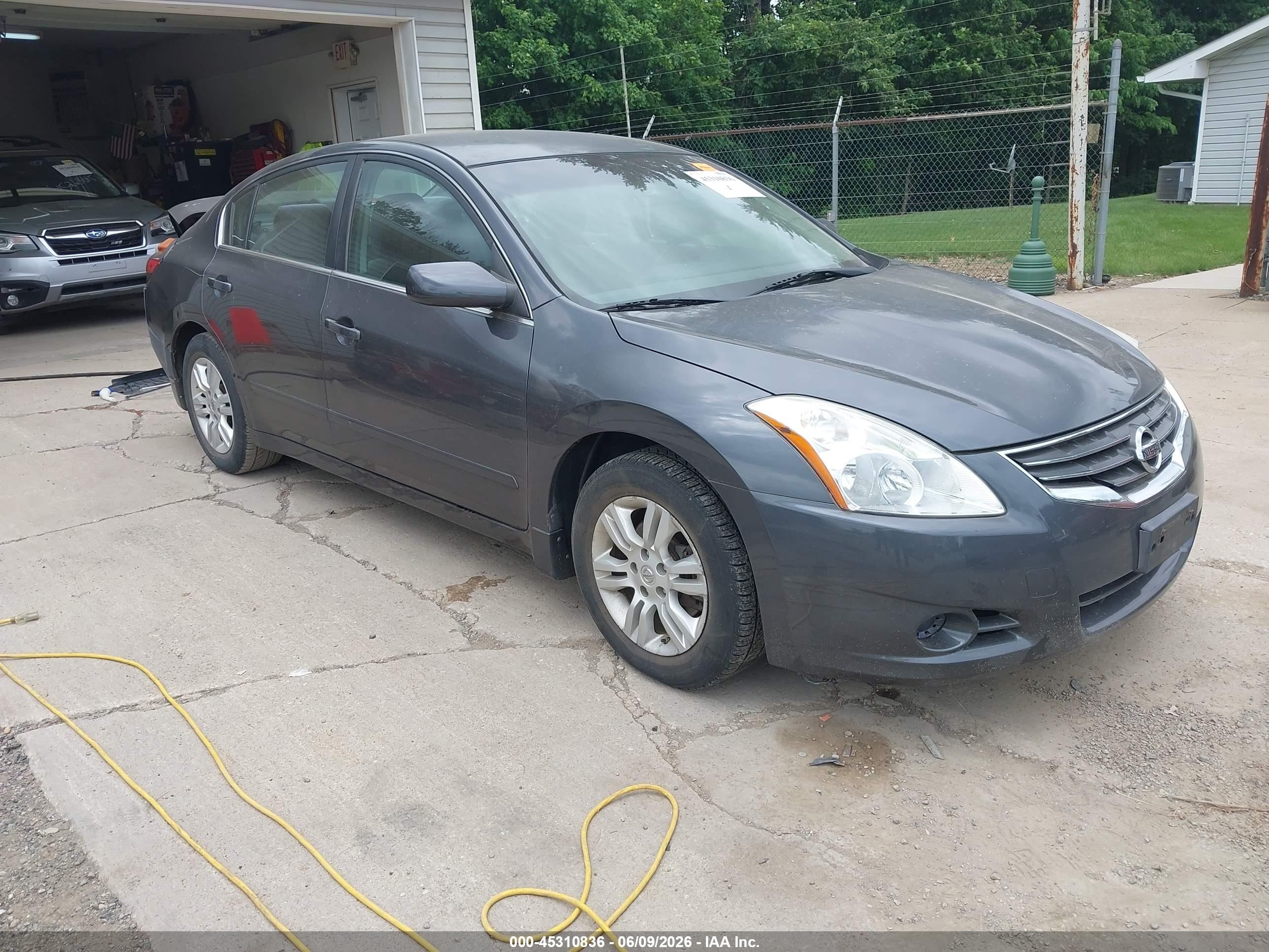 2010 Nissan Altima 2.5 S Gray vin: 1N4AL2AP3AN411048