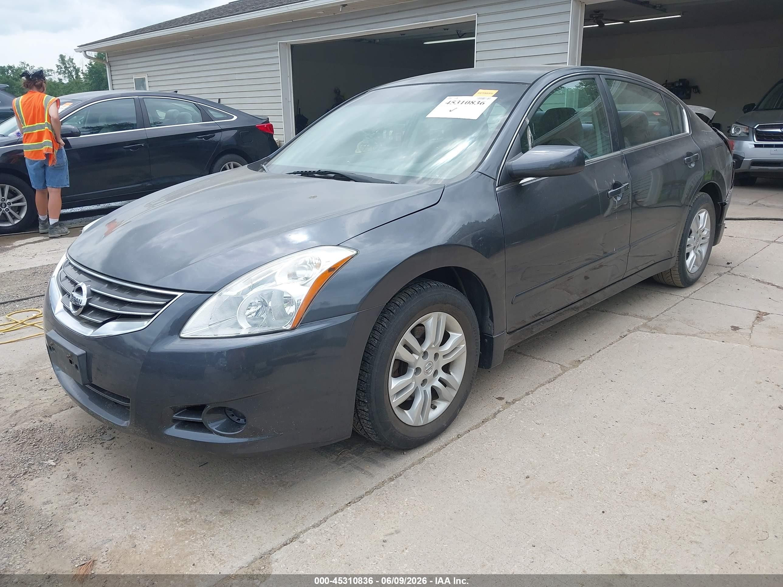 2010 Nissan Altima 2.5 S Gray vin: 1N4AL2AP3AN411048