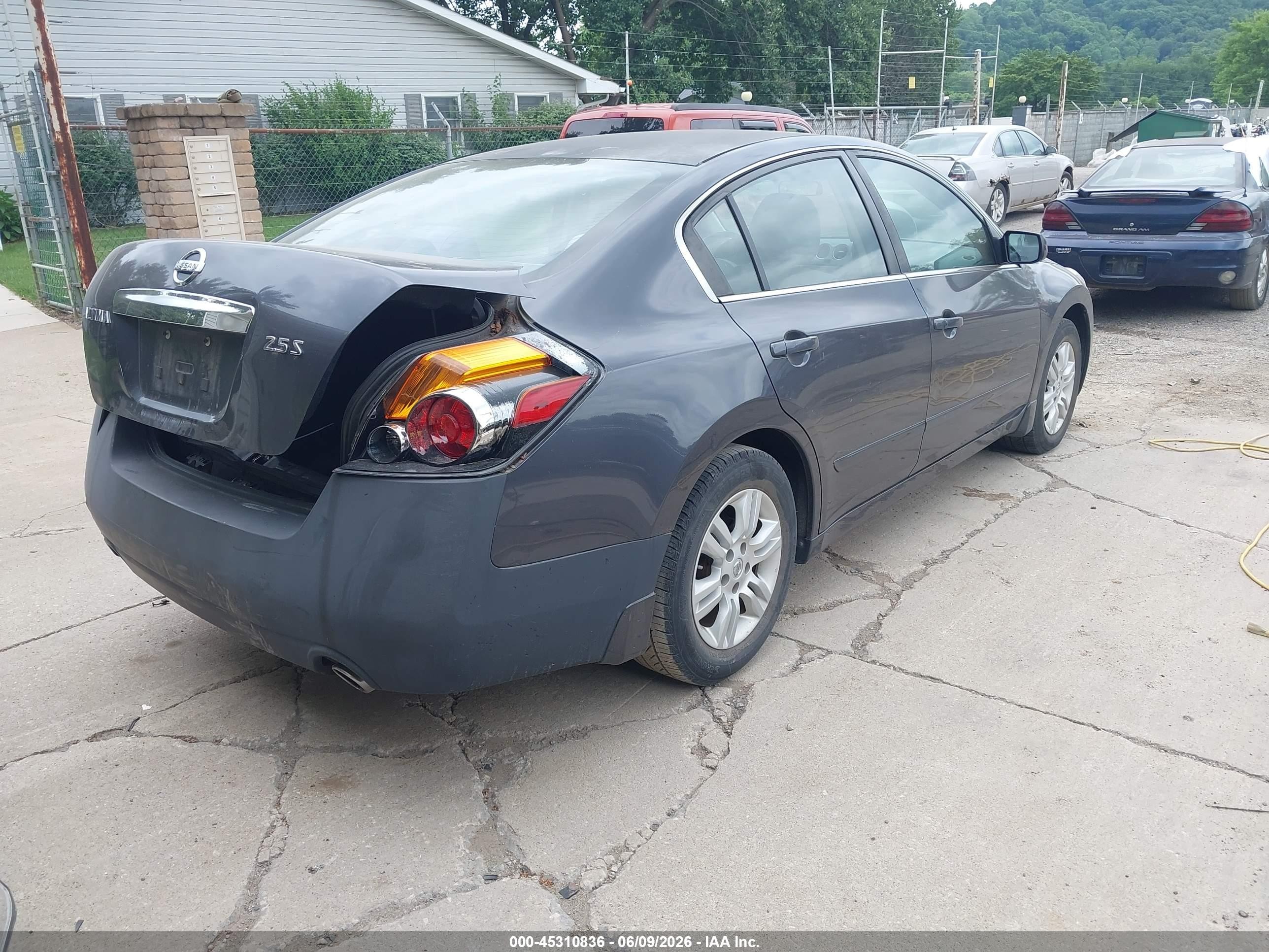 2010 Nissan Altima 2.5 S Gray vin: 1N4AL2AP3AN411048