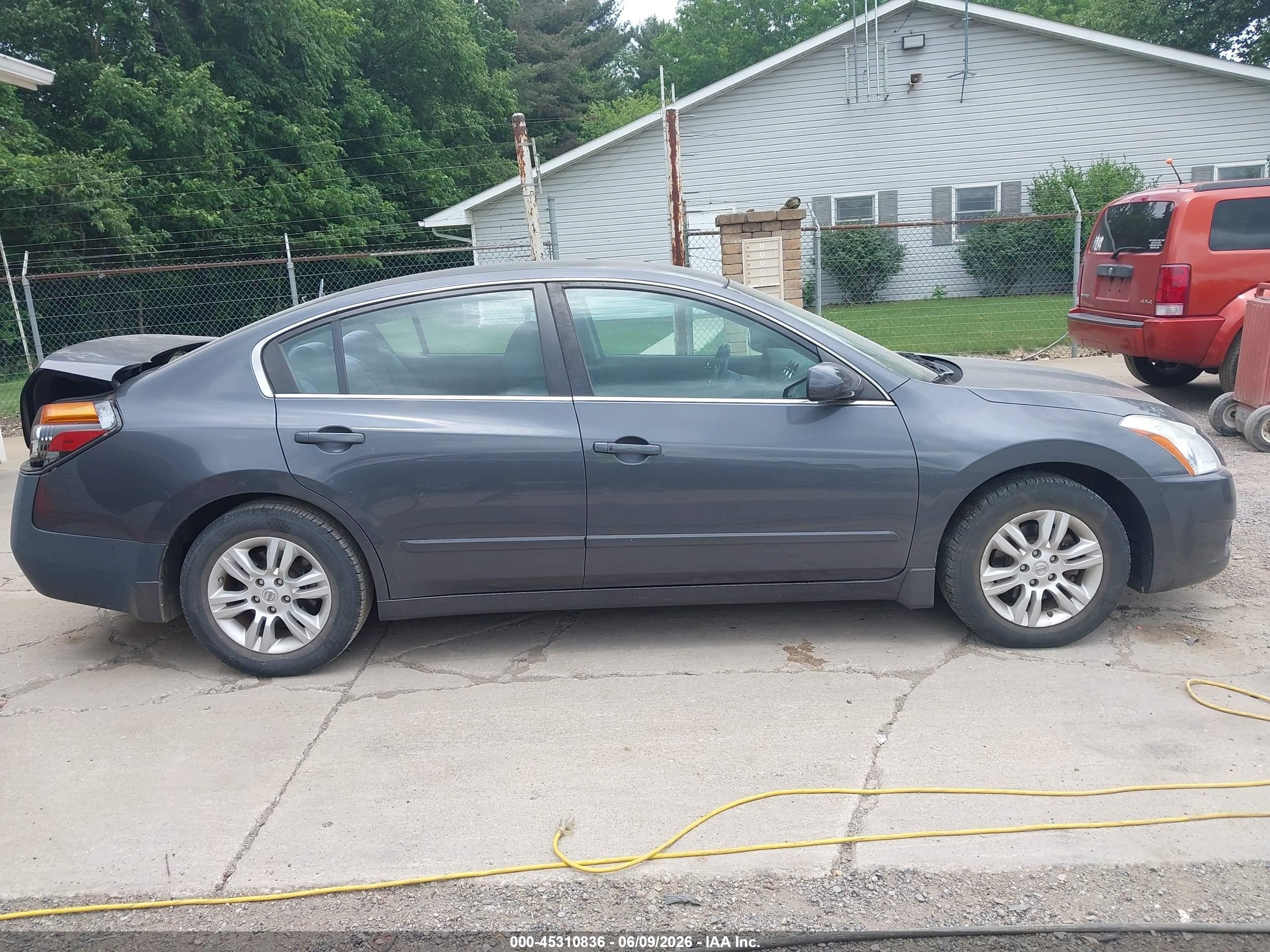 2010 Nissan Altima 2.5 S Gray vin: 1N4AL2AP3AN411048