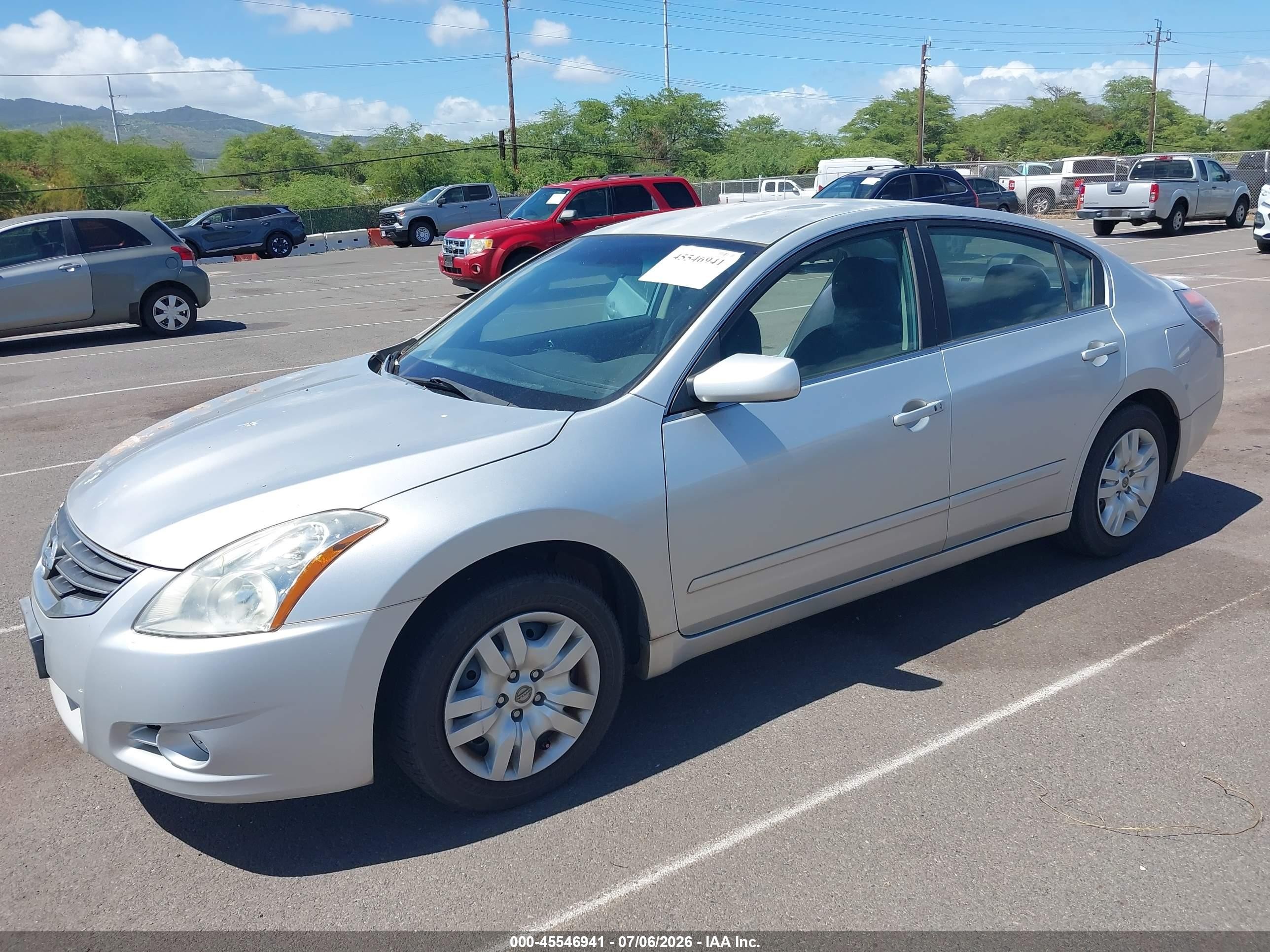 2010 Nissan Altima 2.5 S Silver vin: 1N4AL2AP3AN437021