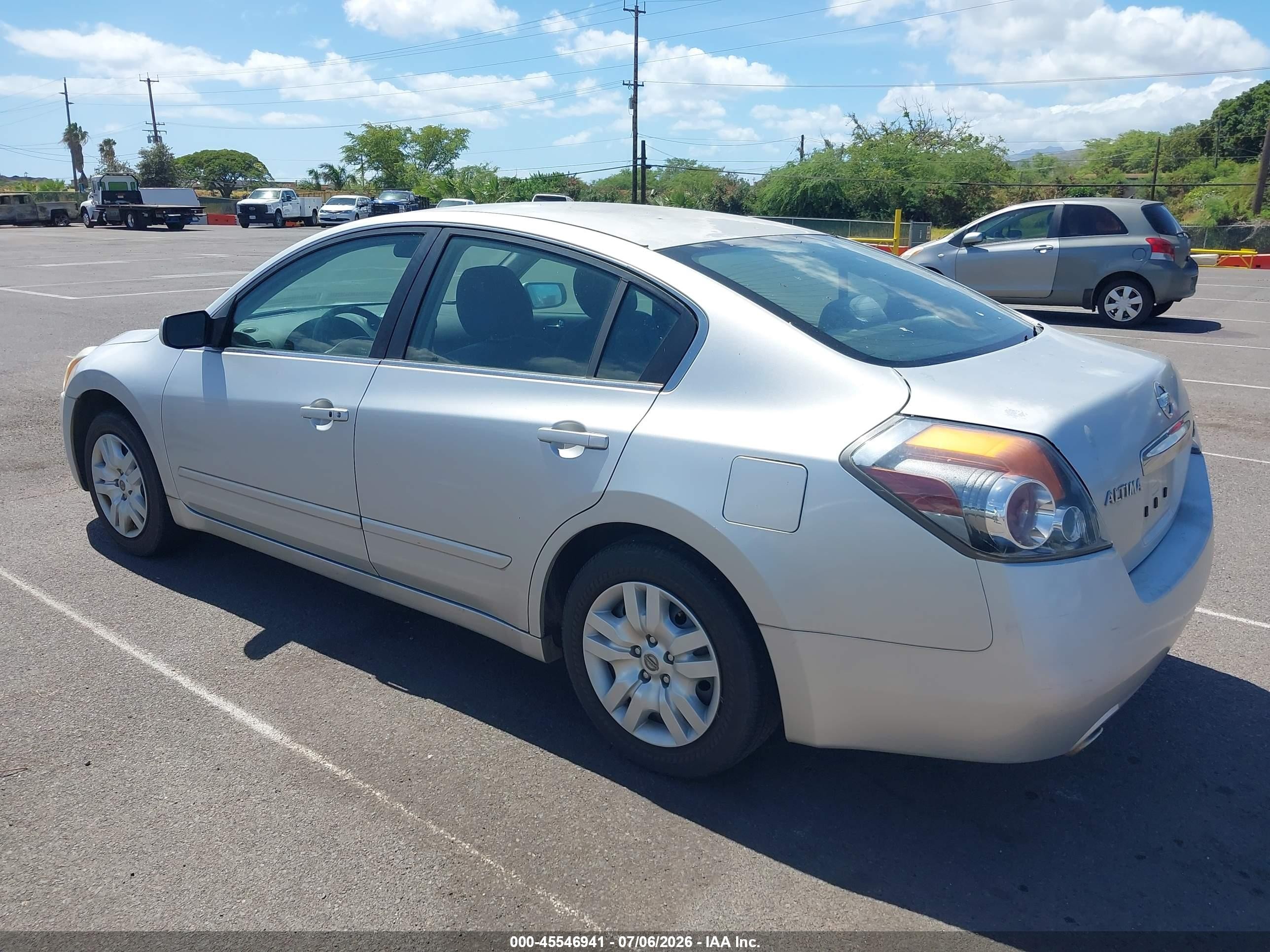 2010 Nissan Altima 2.5 S Silver vin: 1N4AL2AP3AN437021