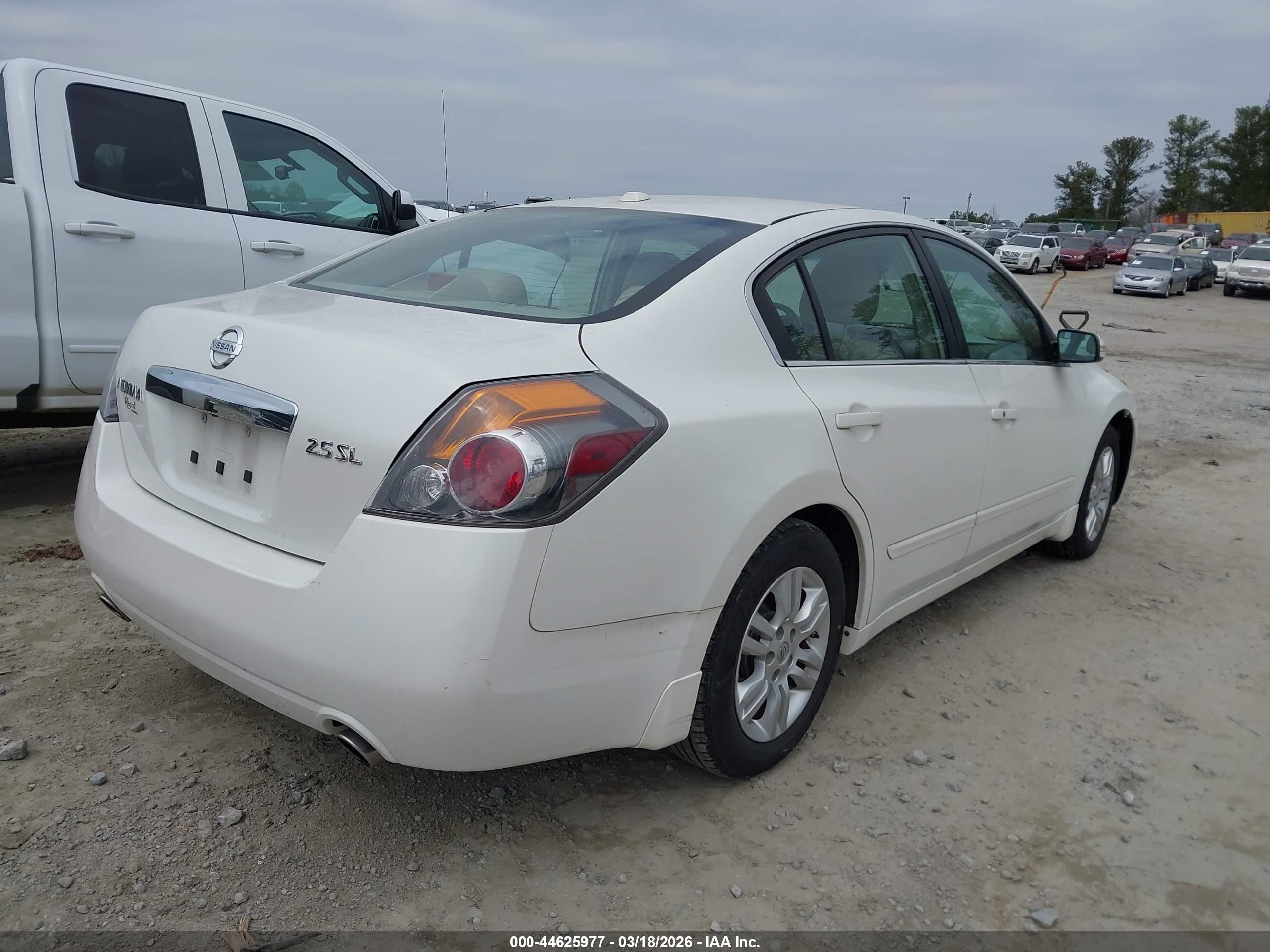 2010 Nissan Altima 2.5 S White vin: 1N4AL2AP3AN446897