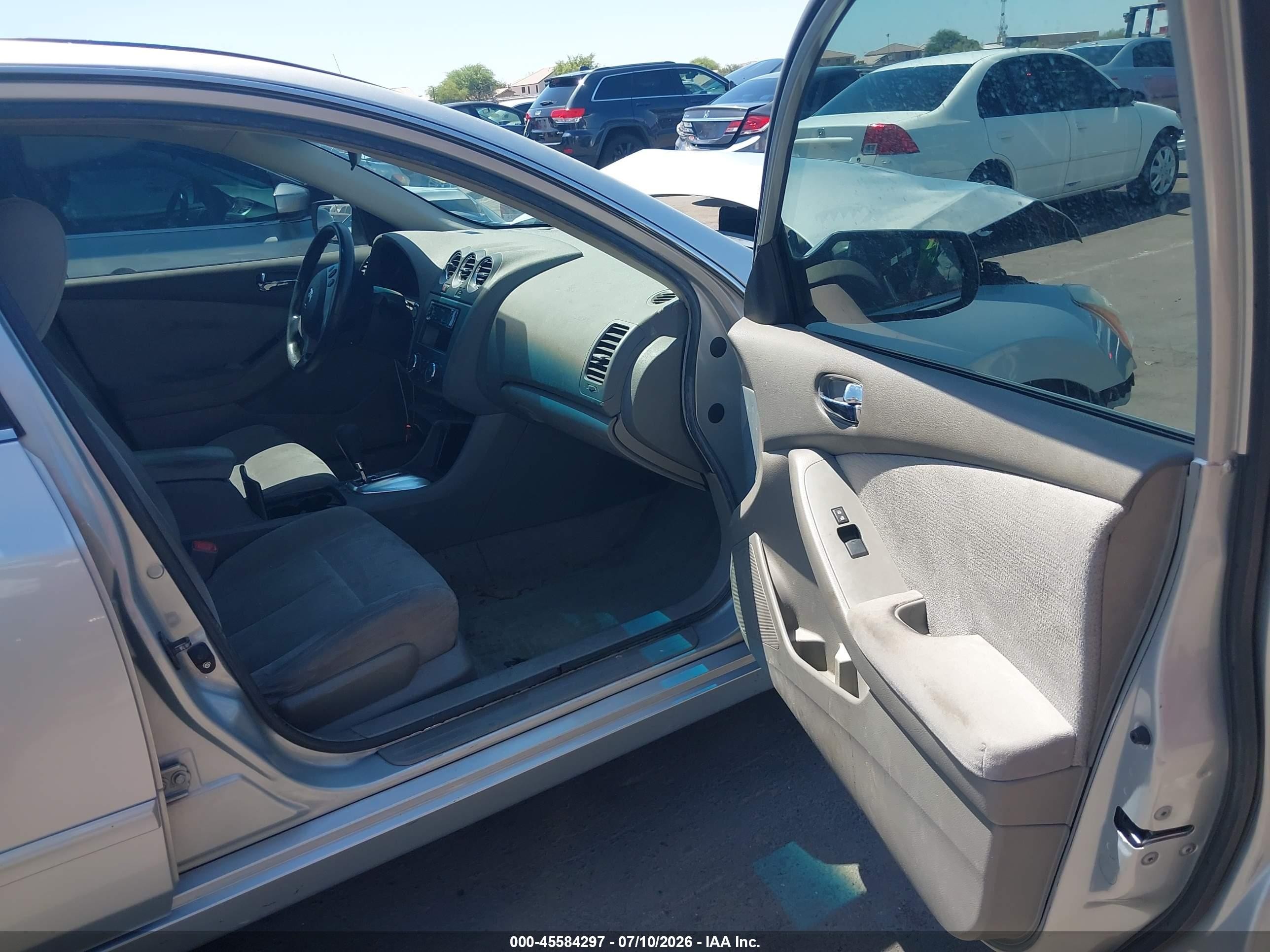 2010 Nissan Altima 2.5 Silver vin: 1N4AL2AP3AN532159