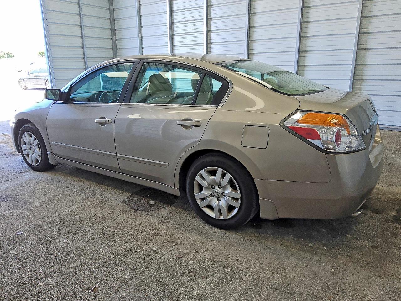 2011 Nissan Altima 2.5 Beige vin: 1N4AL2AP3BC172906