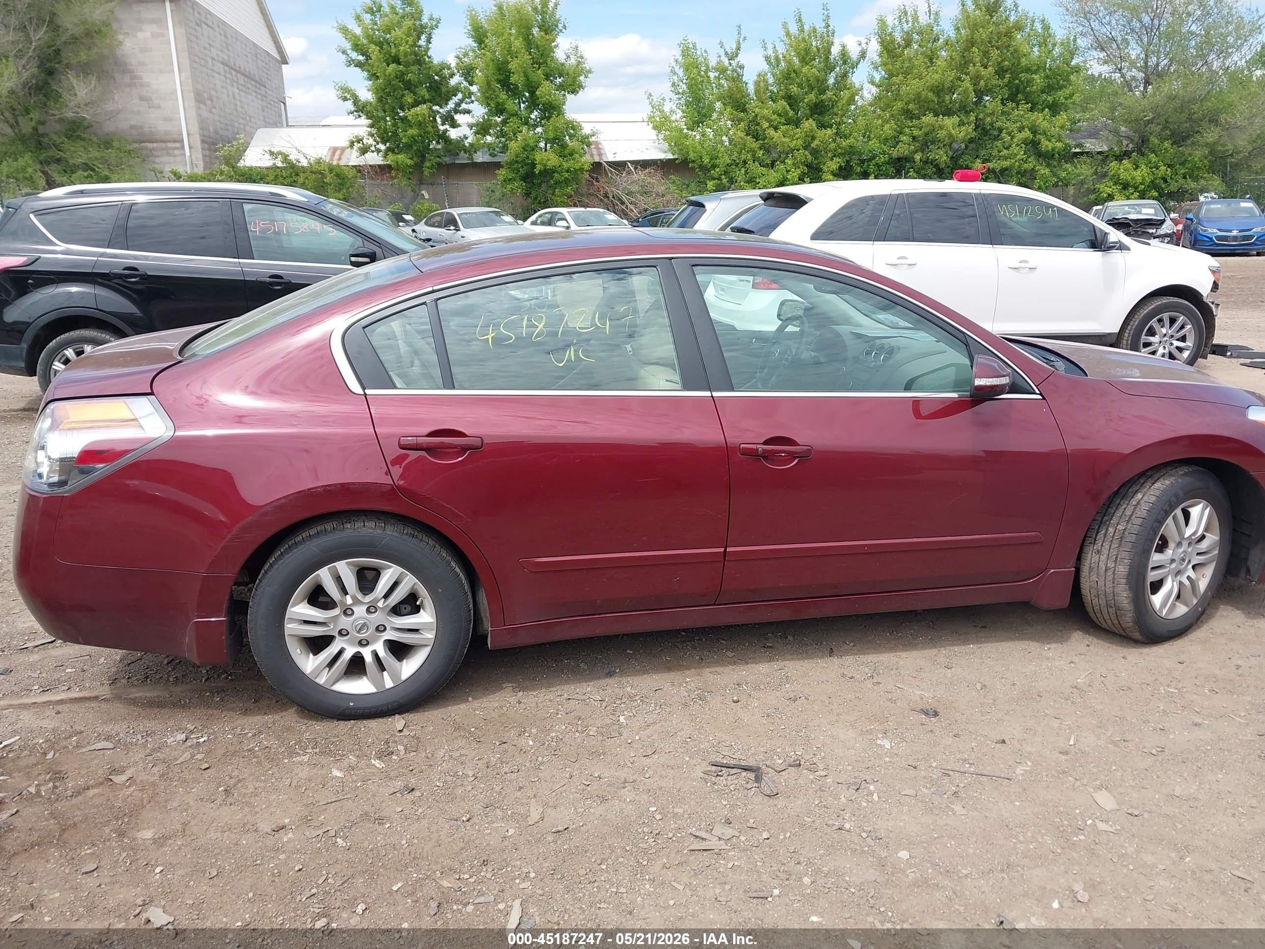 2011 Nissan Altima 2.5 S Красный vin: 1N4AL2AP3BN402707