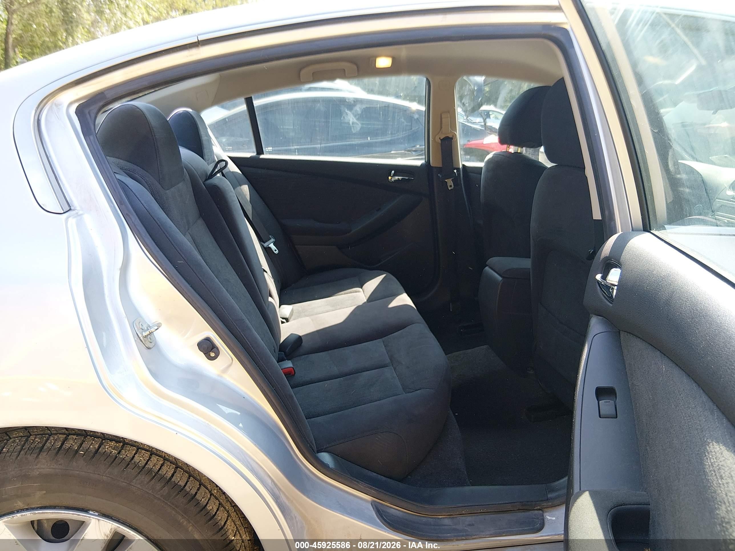 2012 Nissan Altima 2.5 S Silver vin: 1N4AL2AP3CC107815