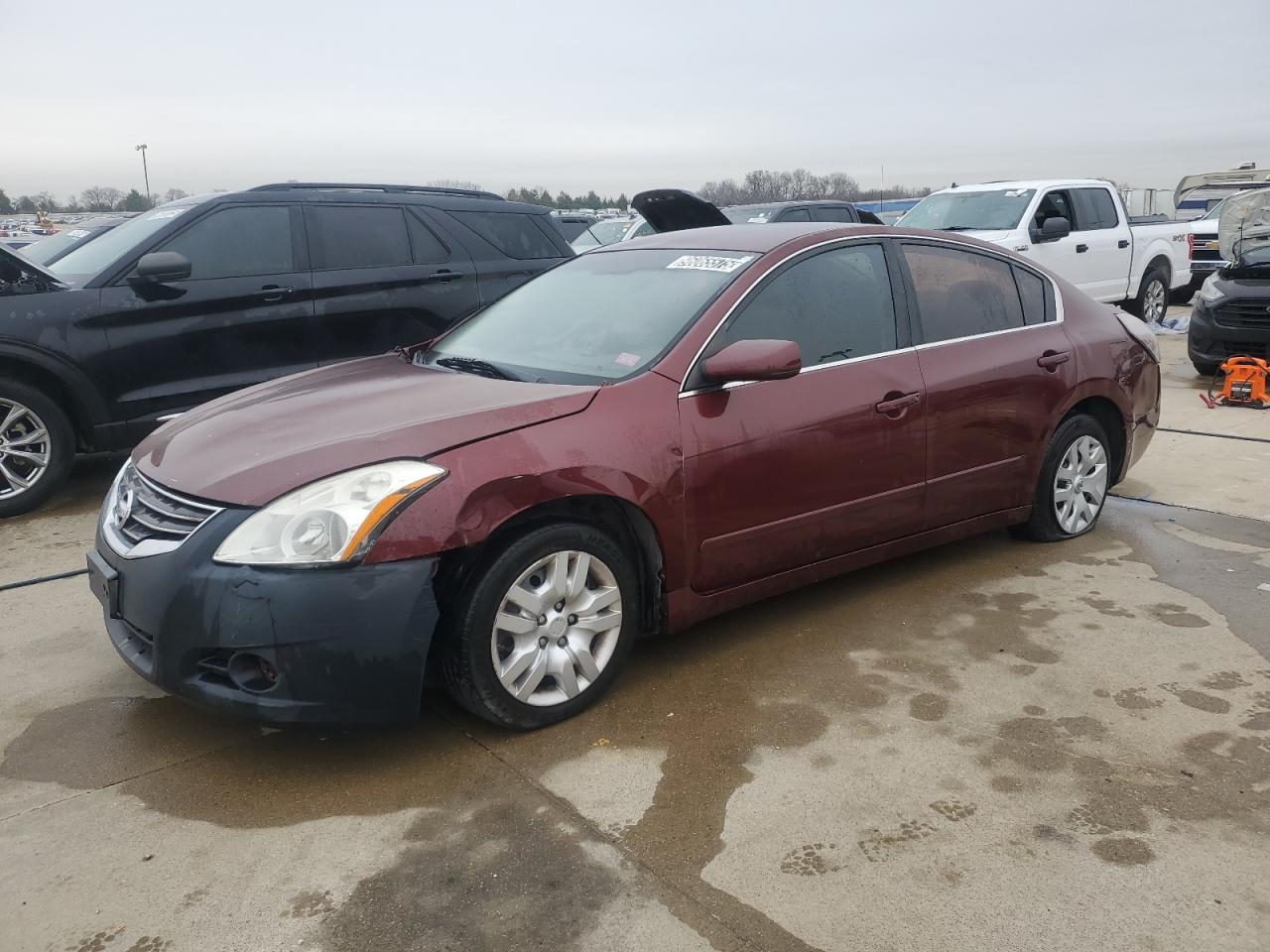 2012 Nissan Altima Base Maroon vin: 1N4AL2AP3CC164483 Damage: Left Head Lamp, Broken, Replacement Required
