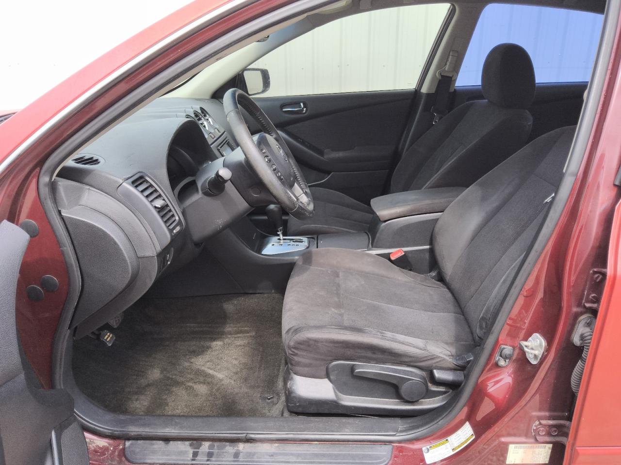 2012 Nissan Altima Base/s Красный vin: 1N4AL2AP3CN536330 Damage: Left Front Seat Cushion, Worn, Replacement Required
