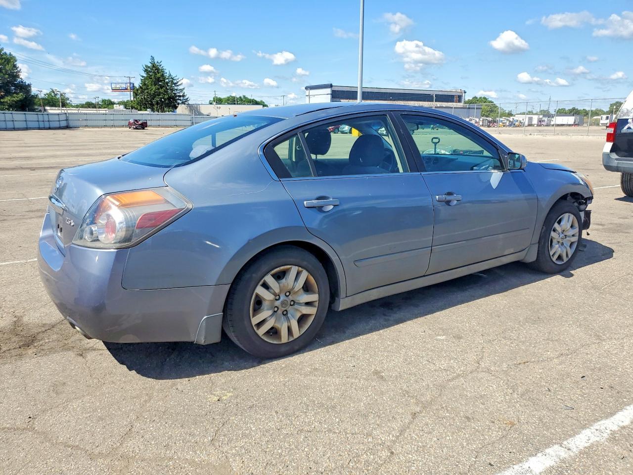 2010 Nissan Altima Base/s Silver vin: 1N4AL2AP4AN412533