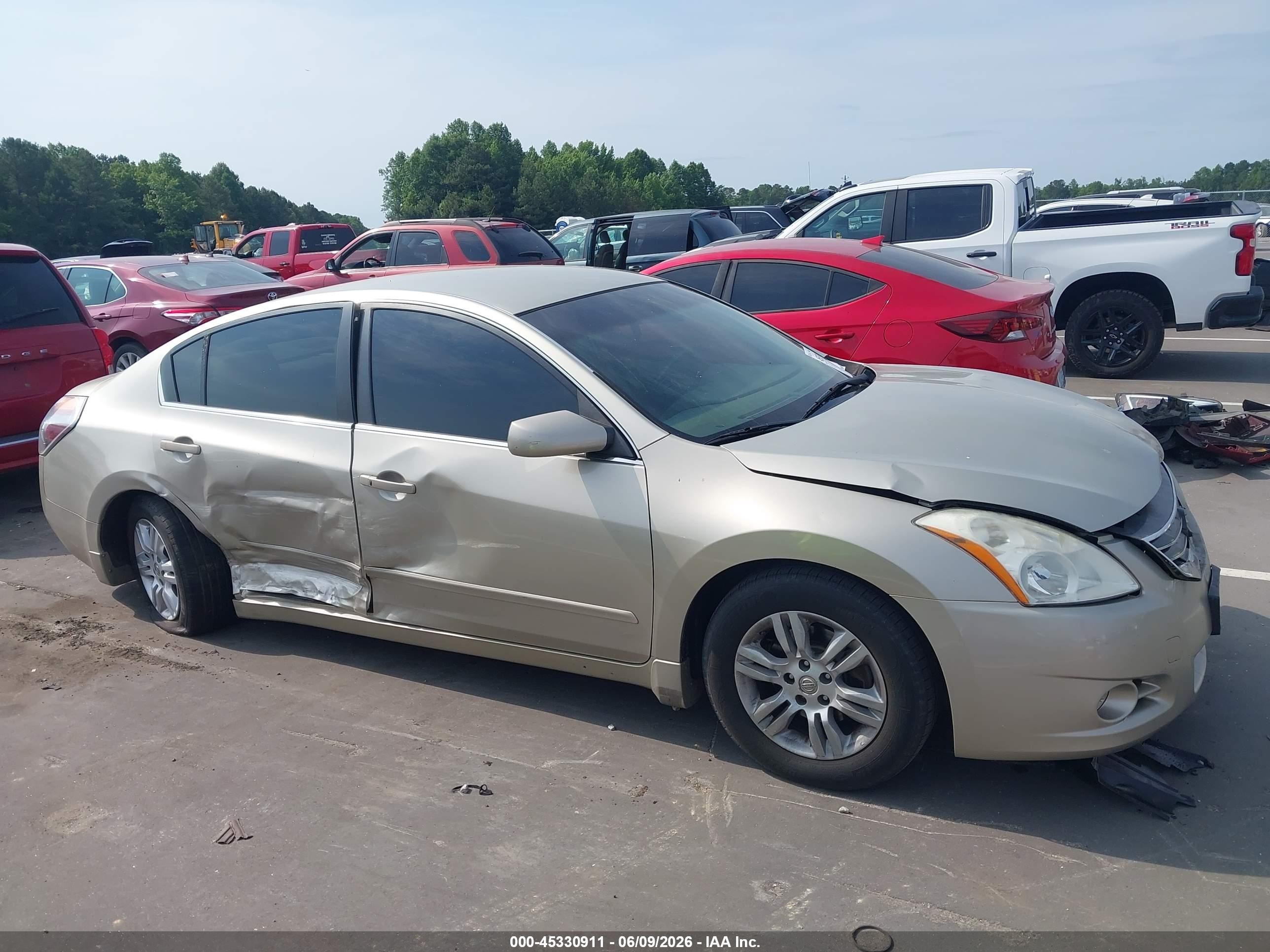 2010 Nissan Altima 2.5 S Gold vin: 1N4AL2AP4AN424469