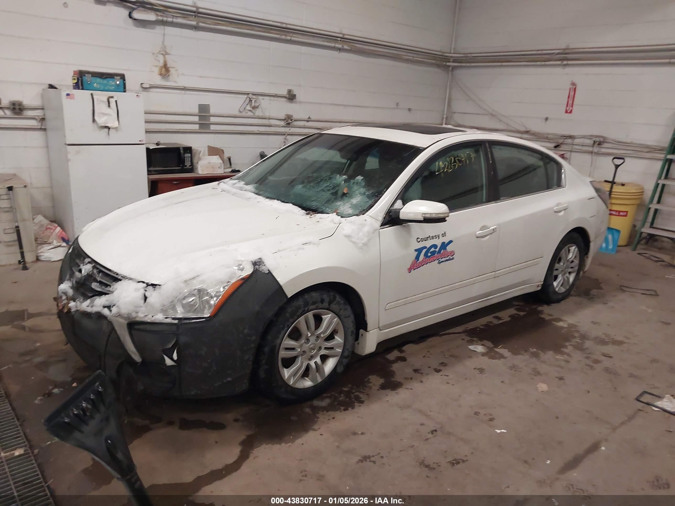 2010 Nissan Altima 2.5 S White vin: 1N4AL2AP4AN457245