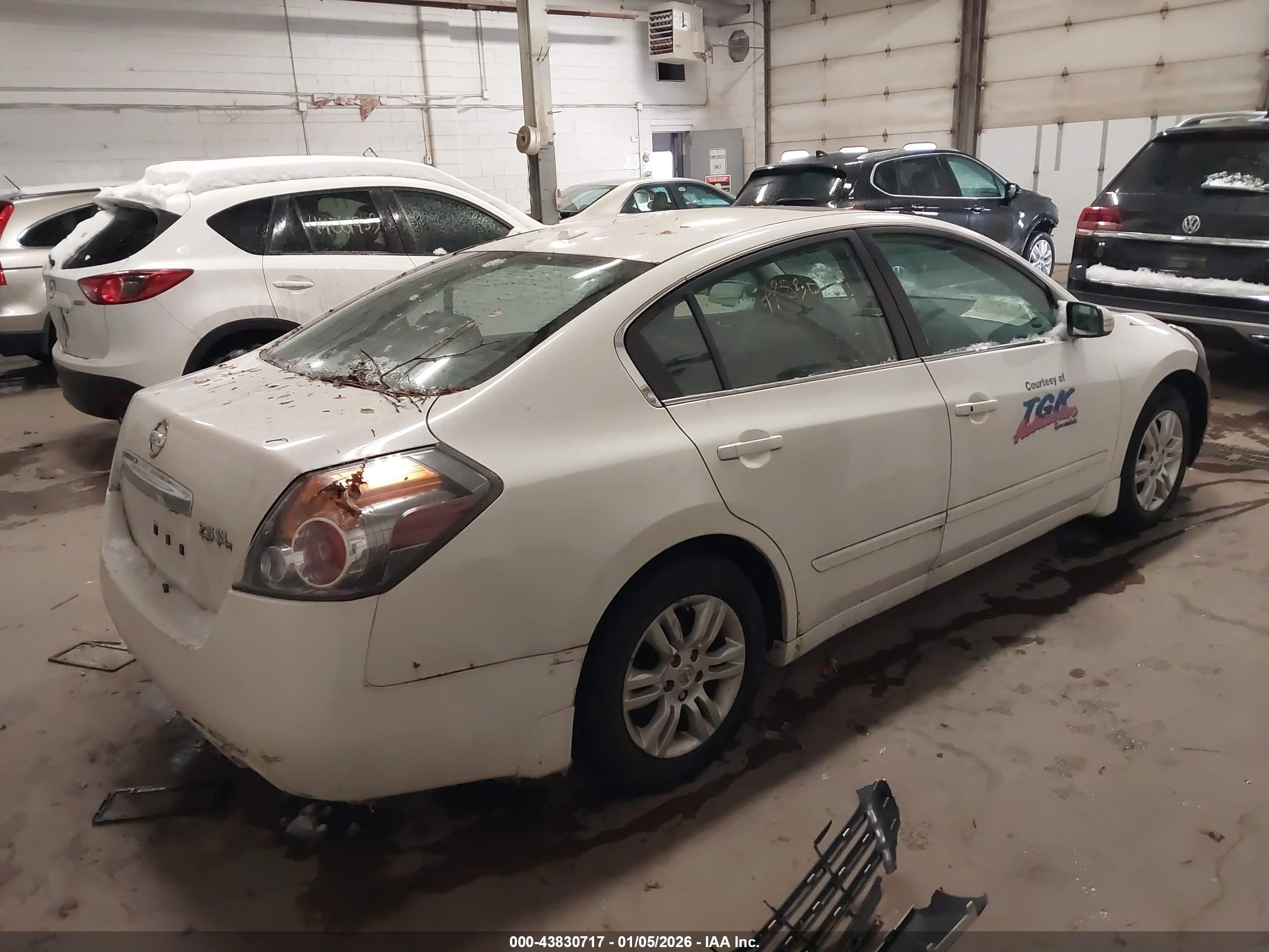 2010 Nissan Altima 2.5 S White vin: 1N4AL2AP4AN457245