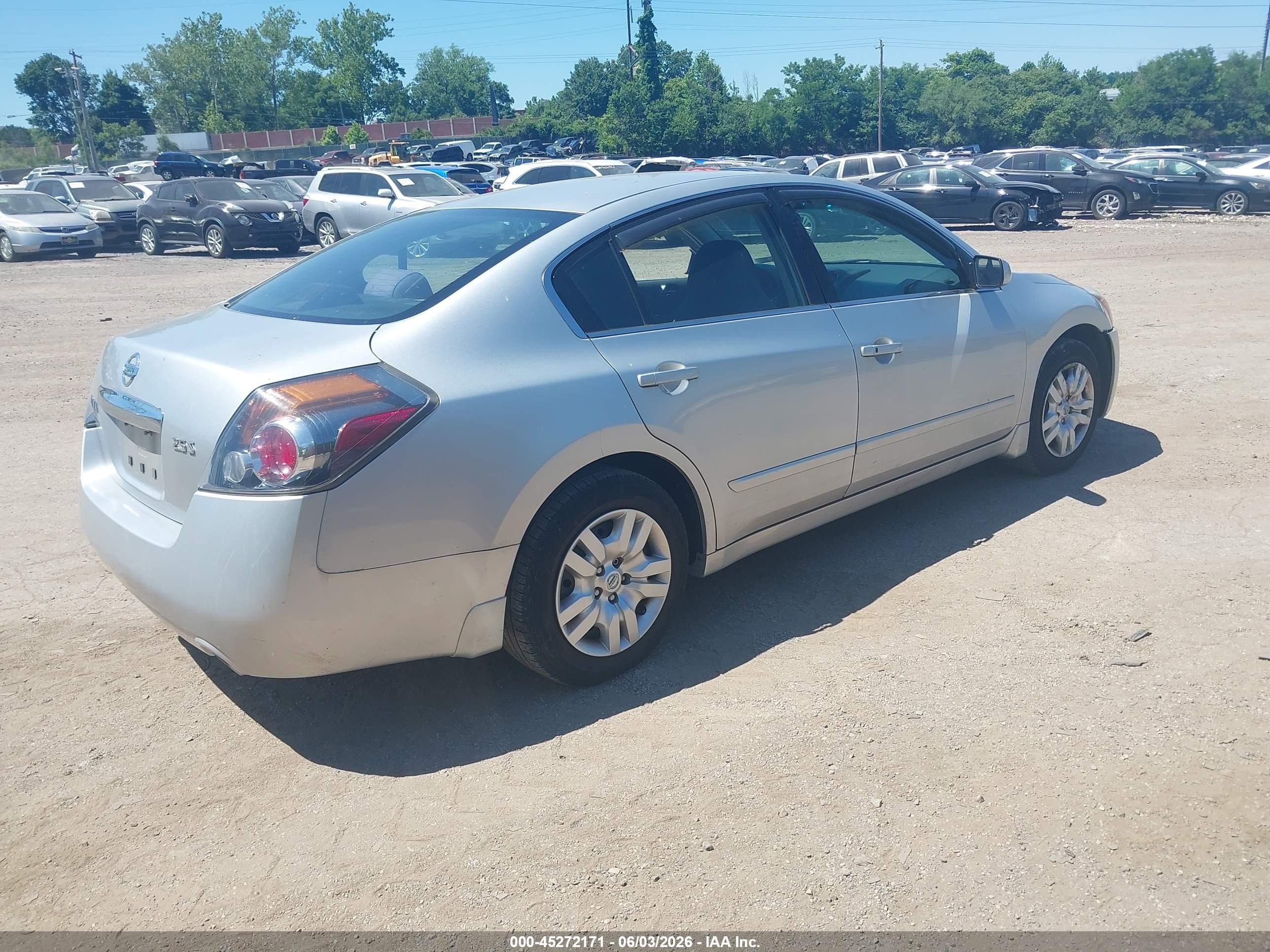 2010 Nissan Altima 2.5 S Silver vin: 1N4AL2AP4AN561072