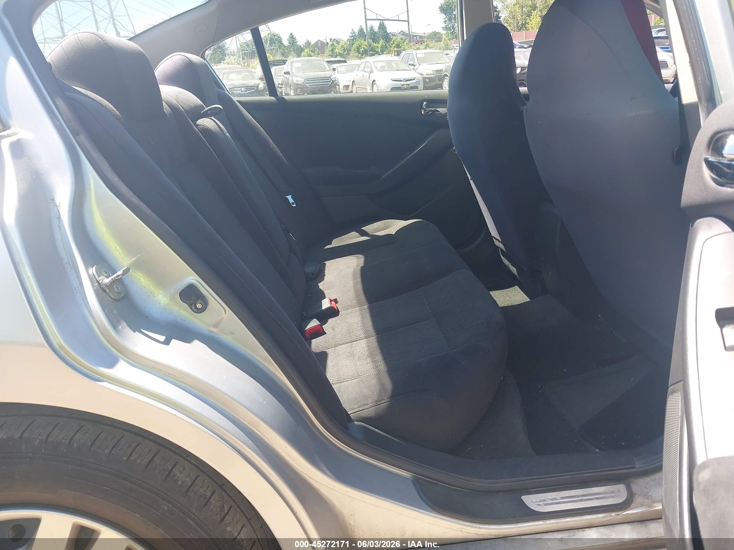 2010 Nissan Altima 2.5 S Silver vin: 1N4AL2AP4AN561072
