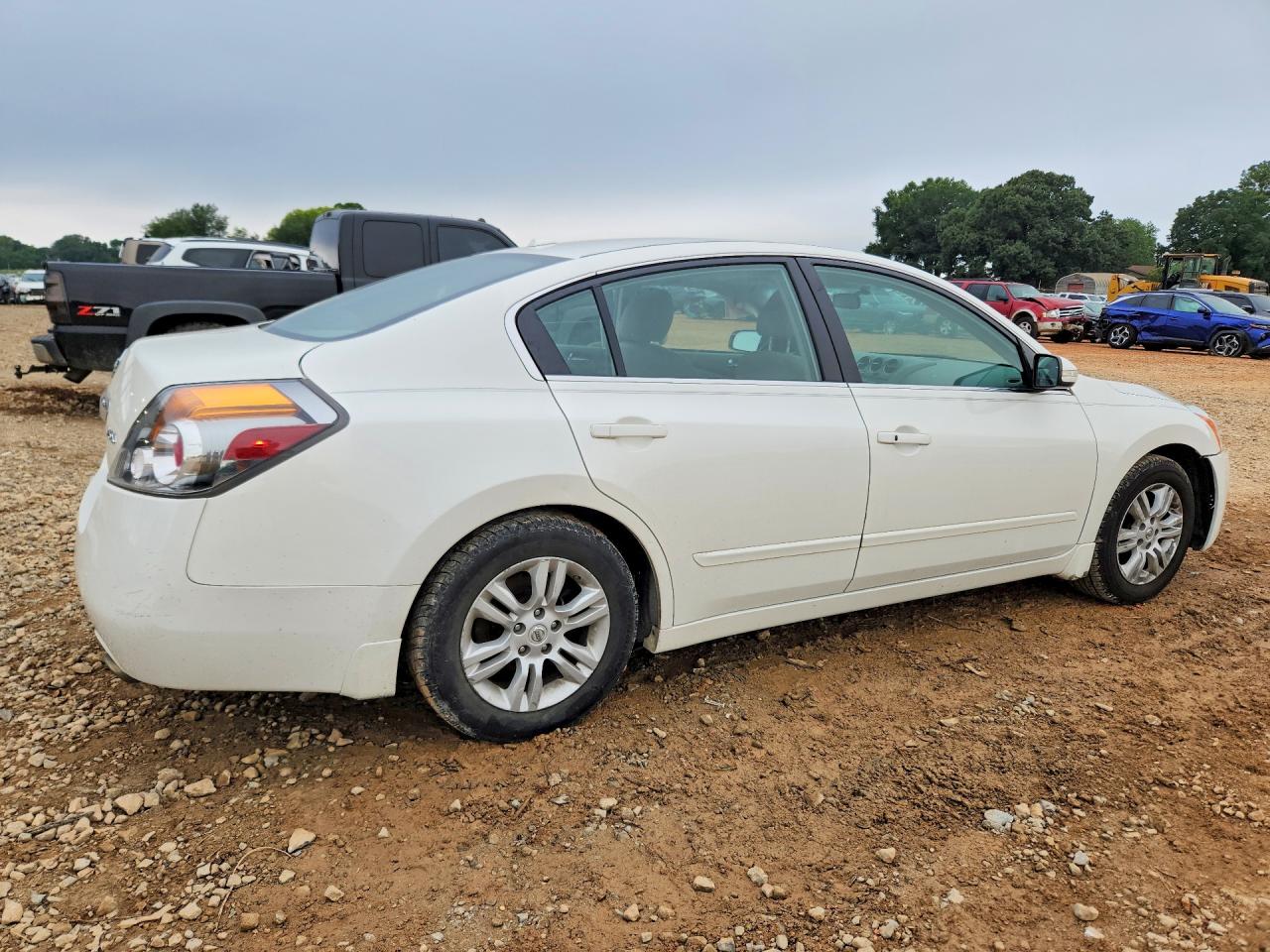 2011 Nissan Altima 2.5 White vin: 1N4AL2AP4BN400450