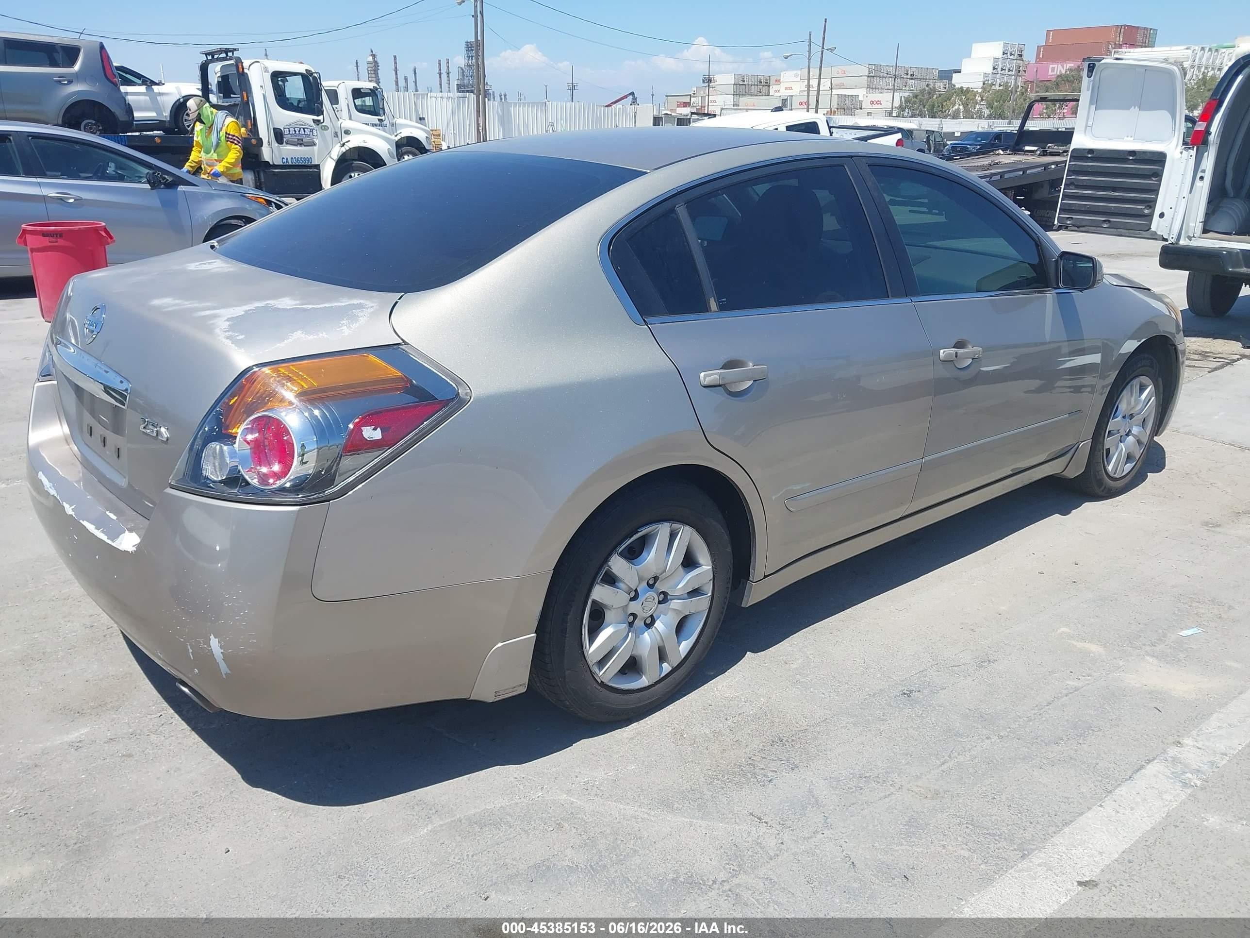 2011 Nissan Altima 2.5 S Gold vin: 1N4AL2AP4BN506459