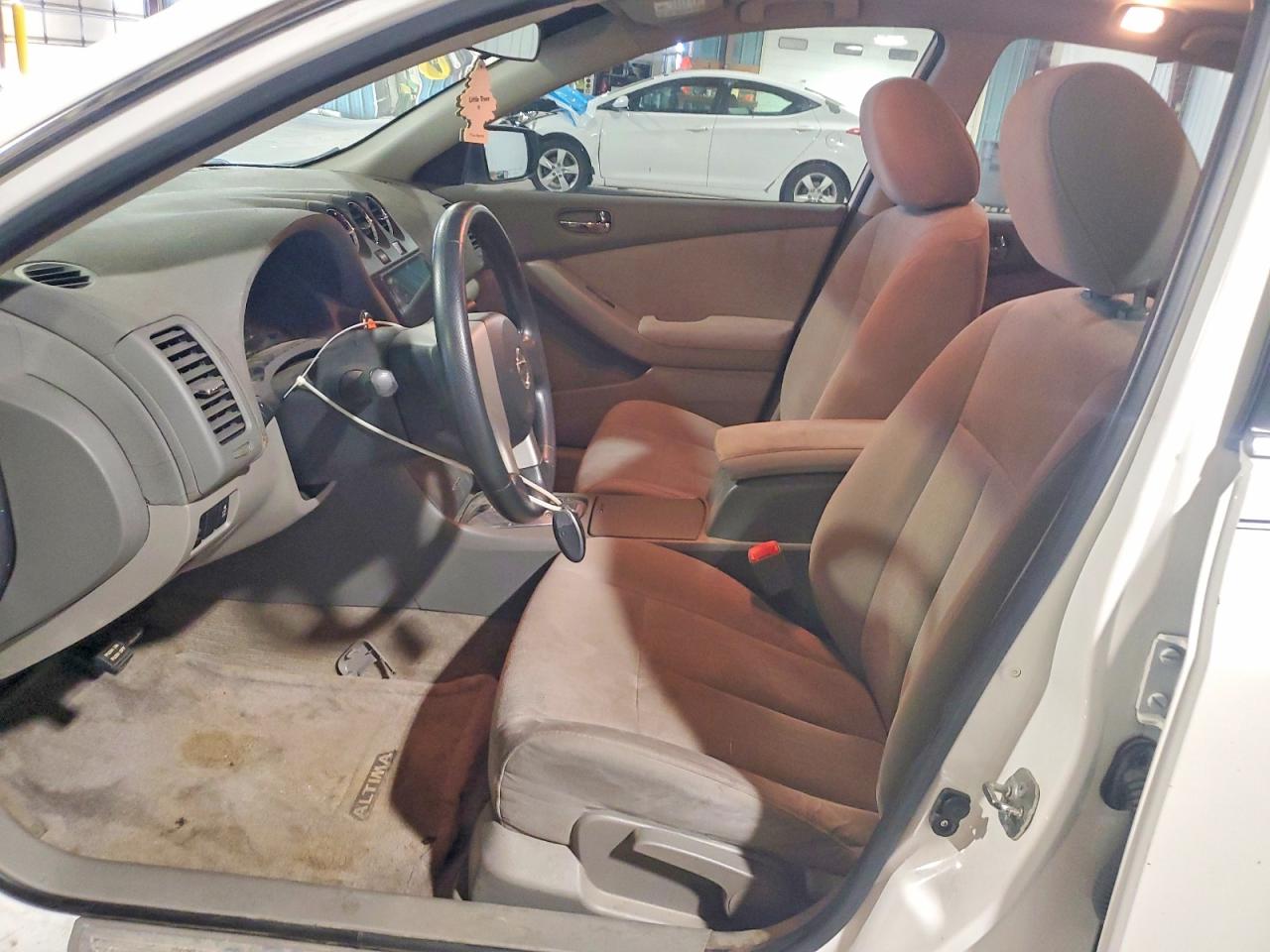 2011 Nissan Altima Base/s White vin: 1N4AL2AP4BN516487