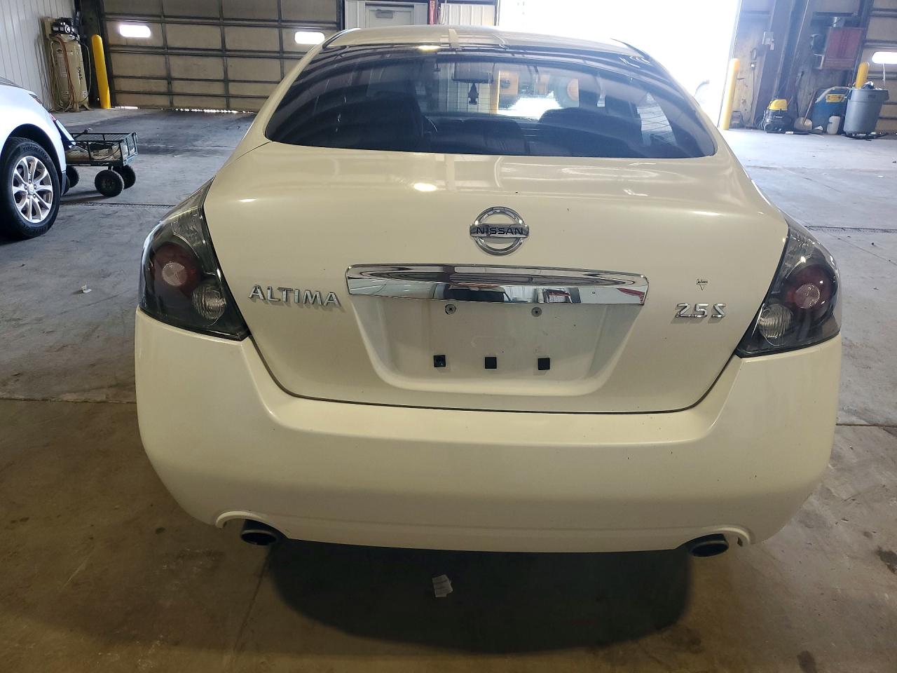 2011 Nissan Altima Base/s White vin: 1N4AL2AP4BN516487