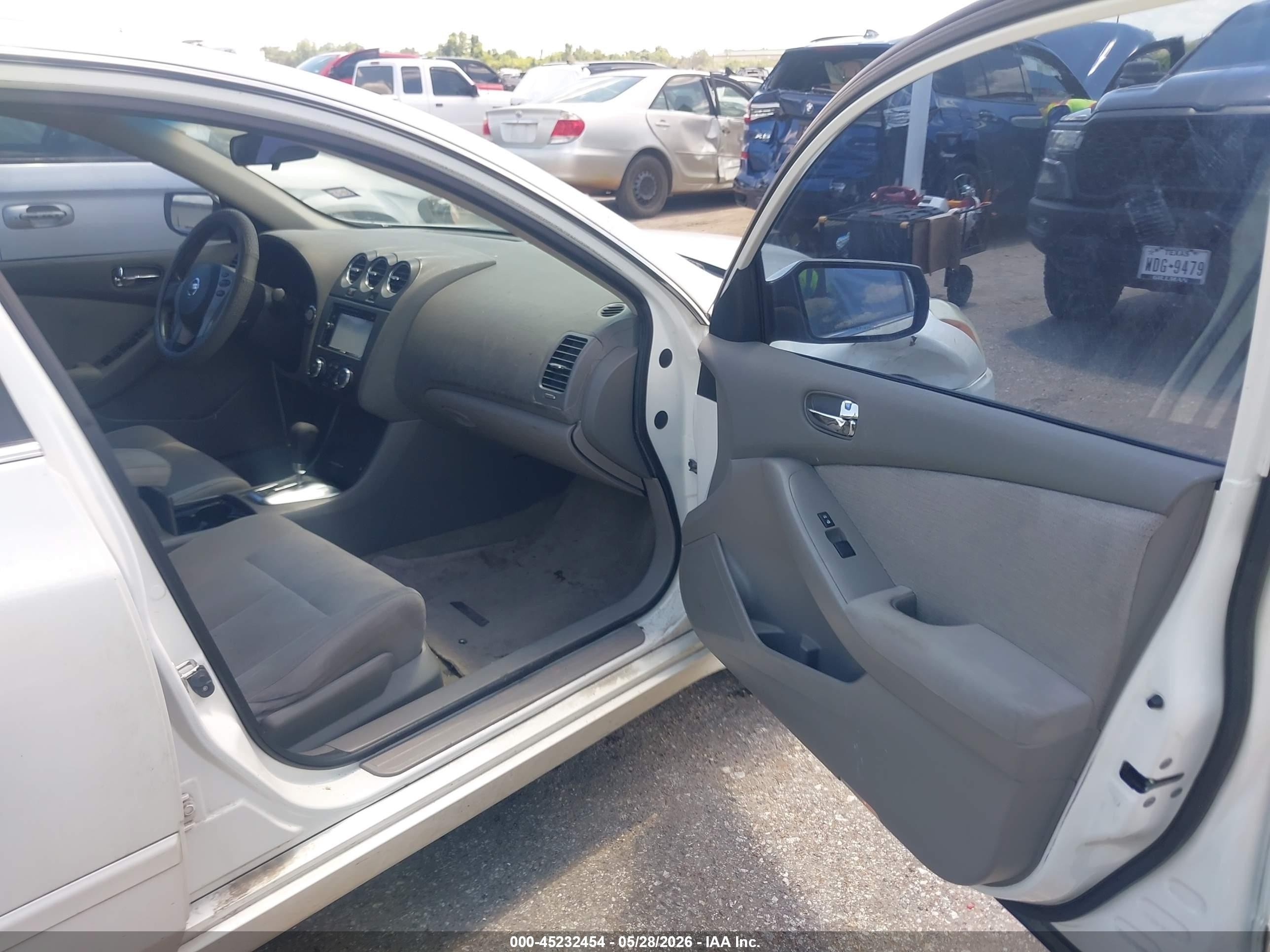 2012 Nissan Altima 2.5 White vin: 1N4AL2AP4CC244570
