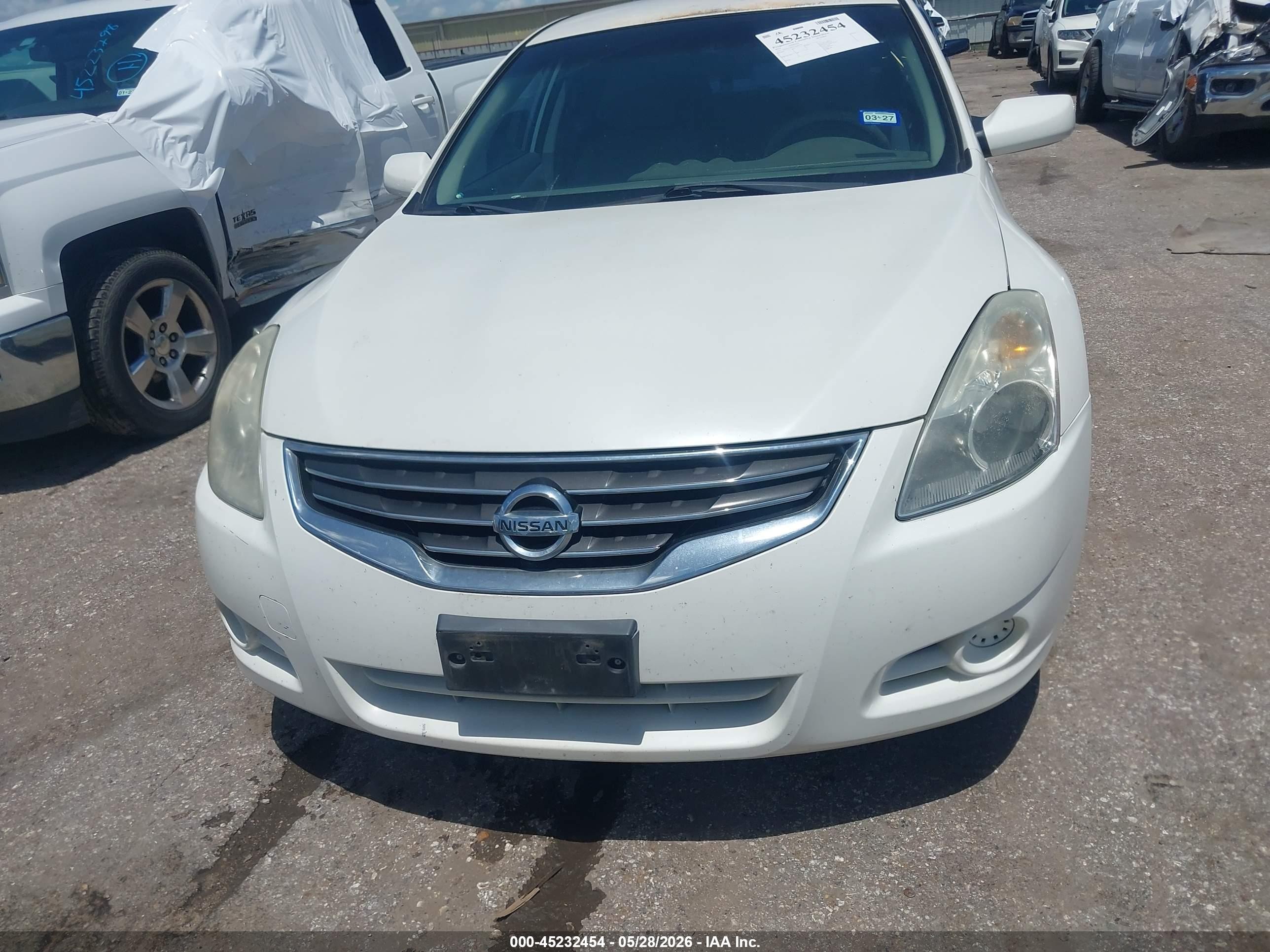 2012 Nissan Altima 2.5 White vin: 1N4AL2AP4CC244570