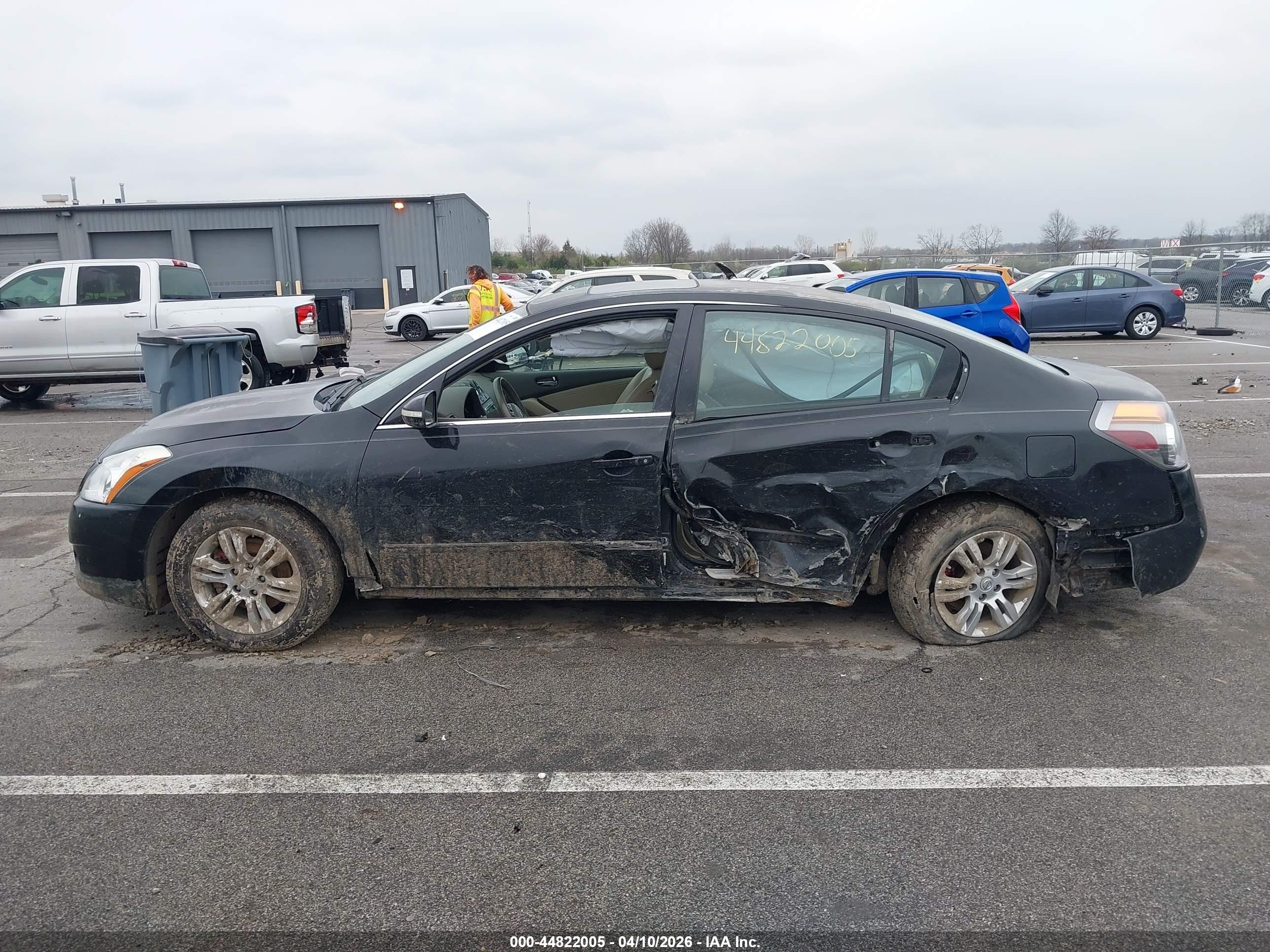 2010 Nissan Altima 2.5 S Black vin: 1N4AL2AP5AC136049