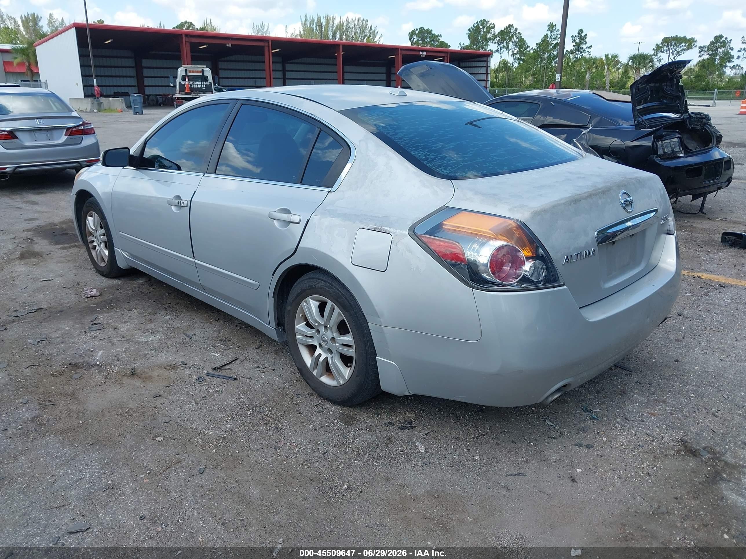 2010 Nissan Altima 2.5 S Silver vin: 1N4AL2AP5AC136746