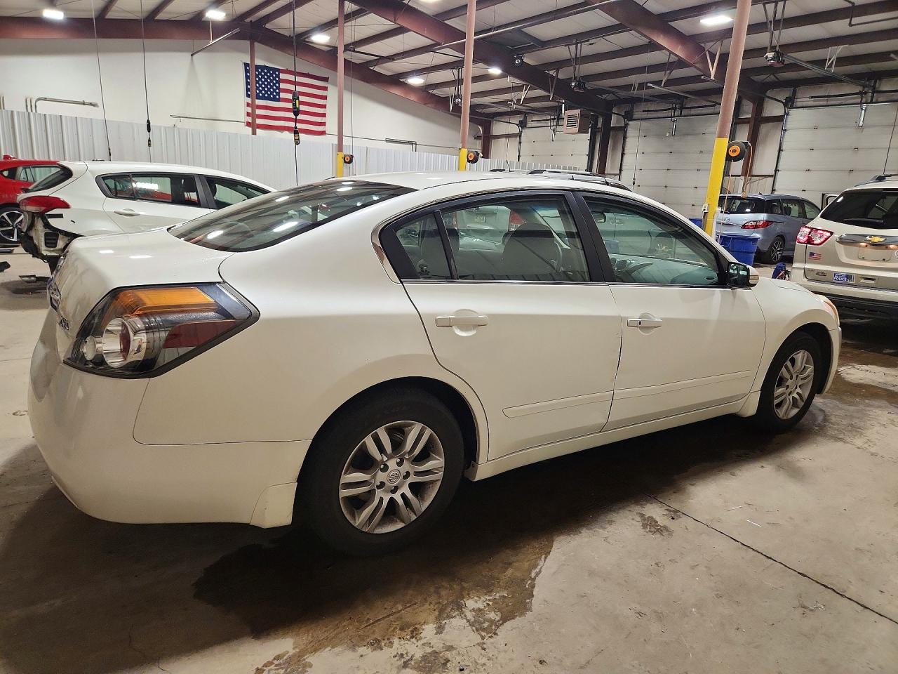 2010 Nissan Altima 2.5 Белый vin: 1N4AL2AP5AN488049