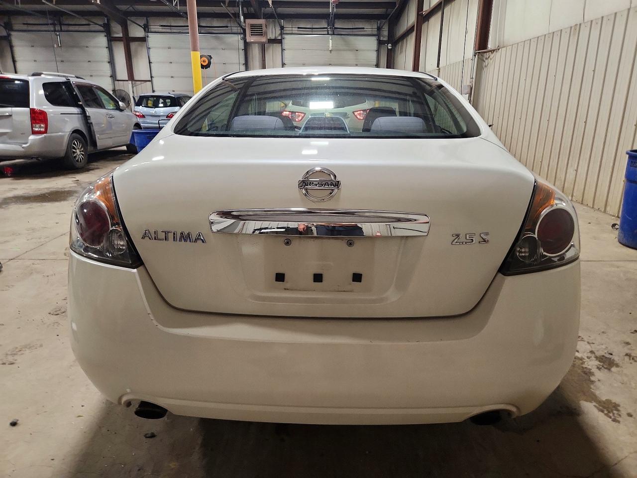 2010 Nissan Altima 2.5 Белый vin: 1N4AL2AP5AN488049