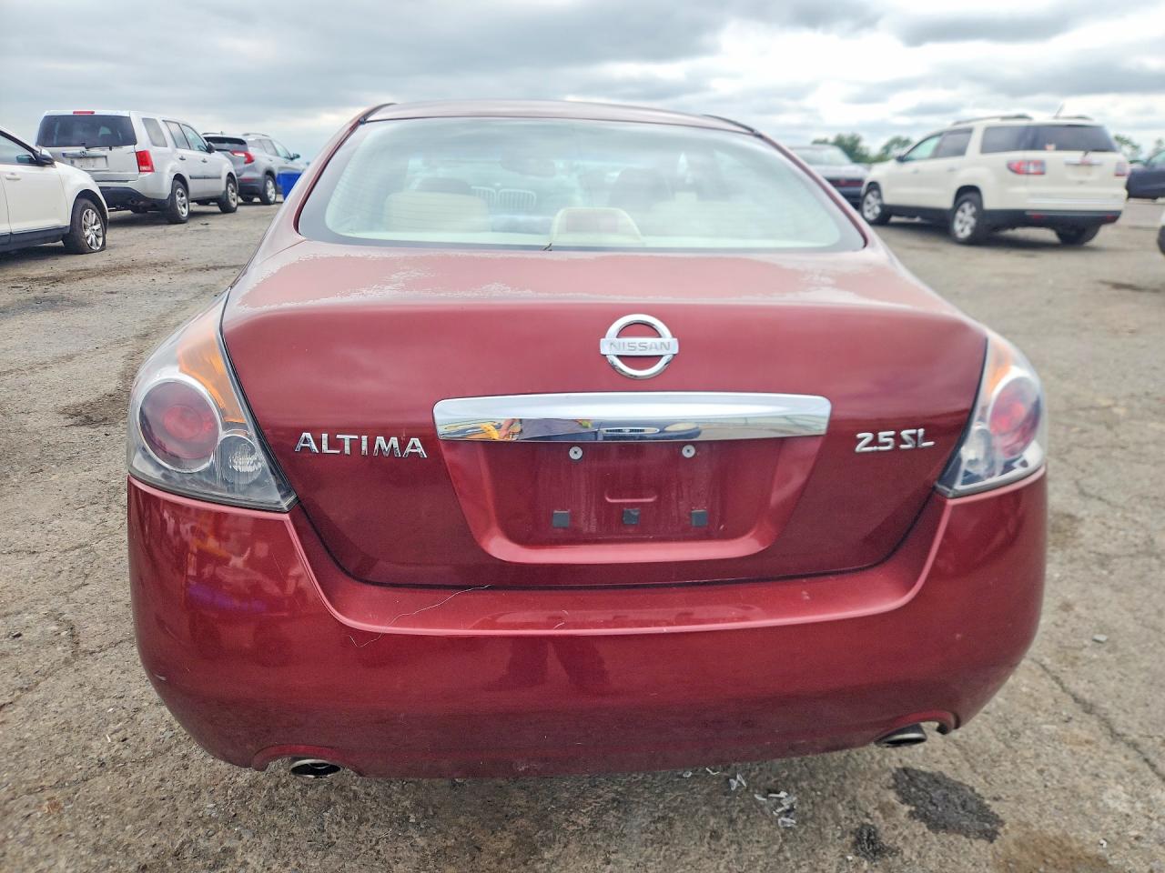 2010 Nissan Altima 2.5 Red vin: 1N4AL2AP5AN518618