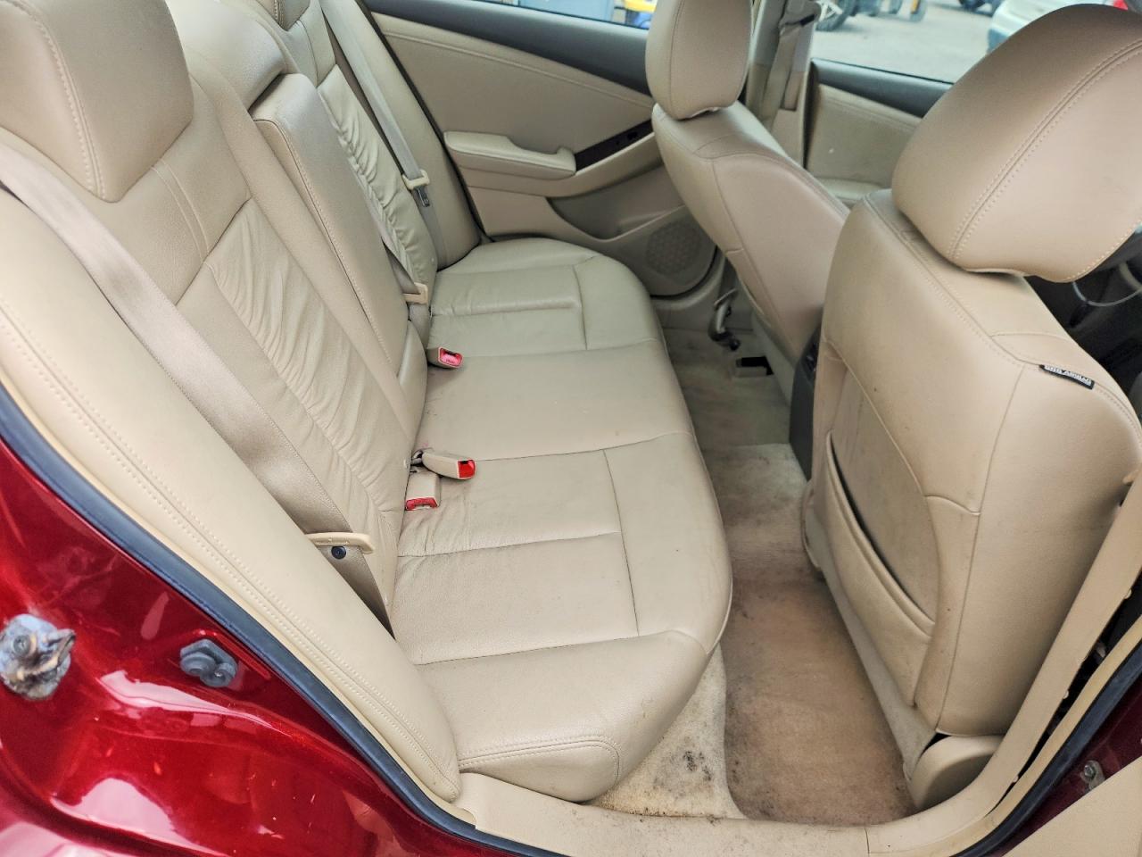2010 Nissan Altima 2.5 Red vin: 1N4AL2AP5AN518618
