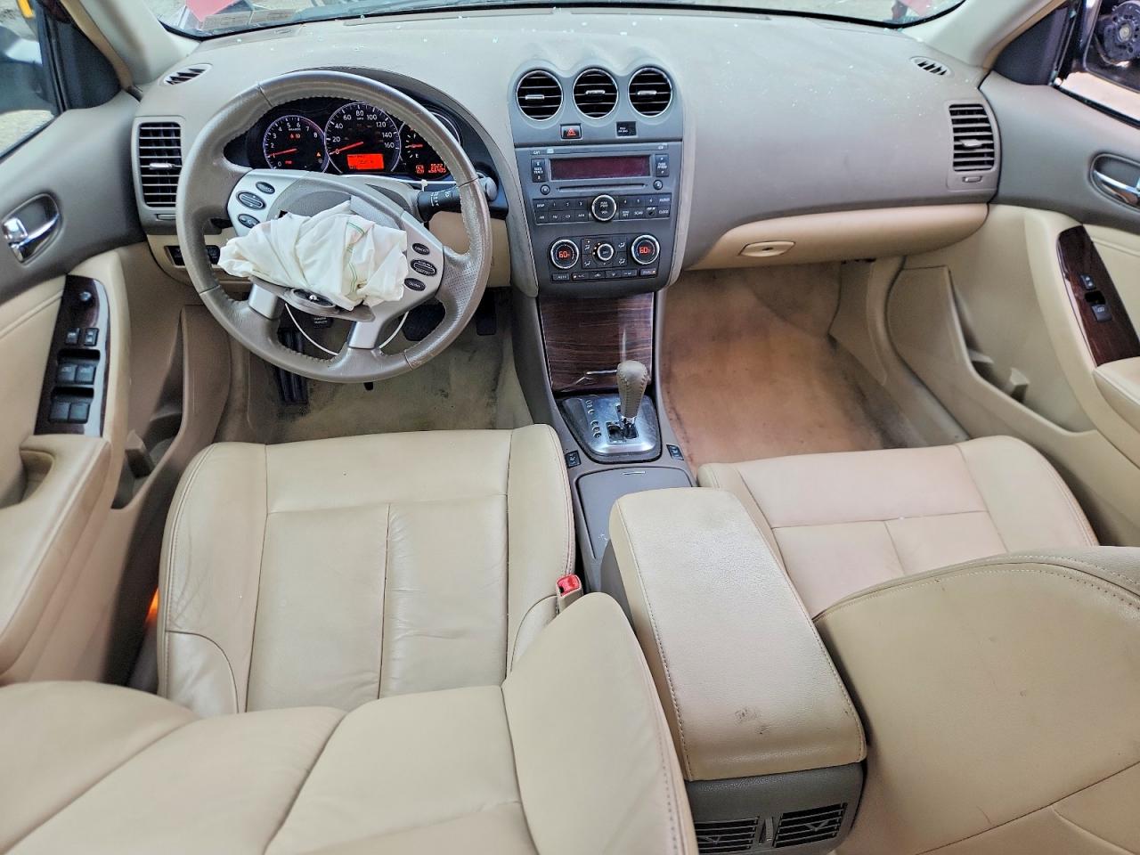 2010 Nissan Altima 2.5 Red vin: 1N4AL2AP5AN518618
